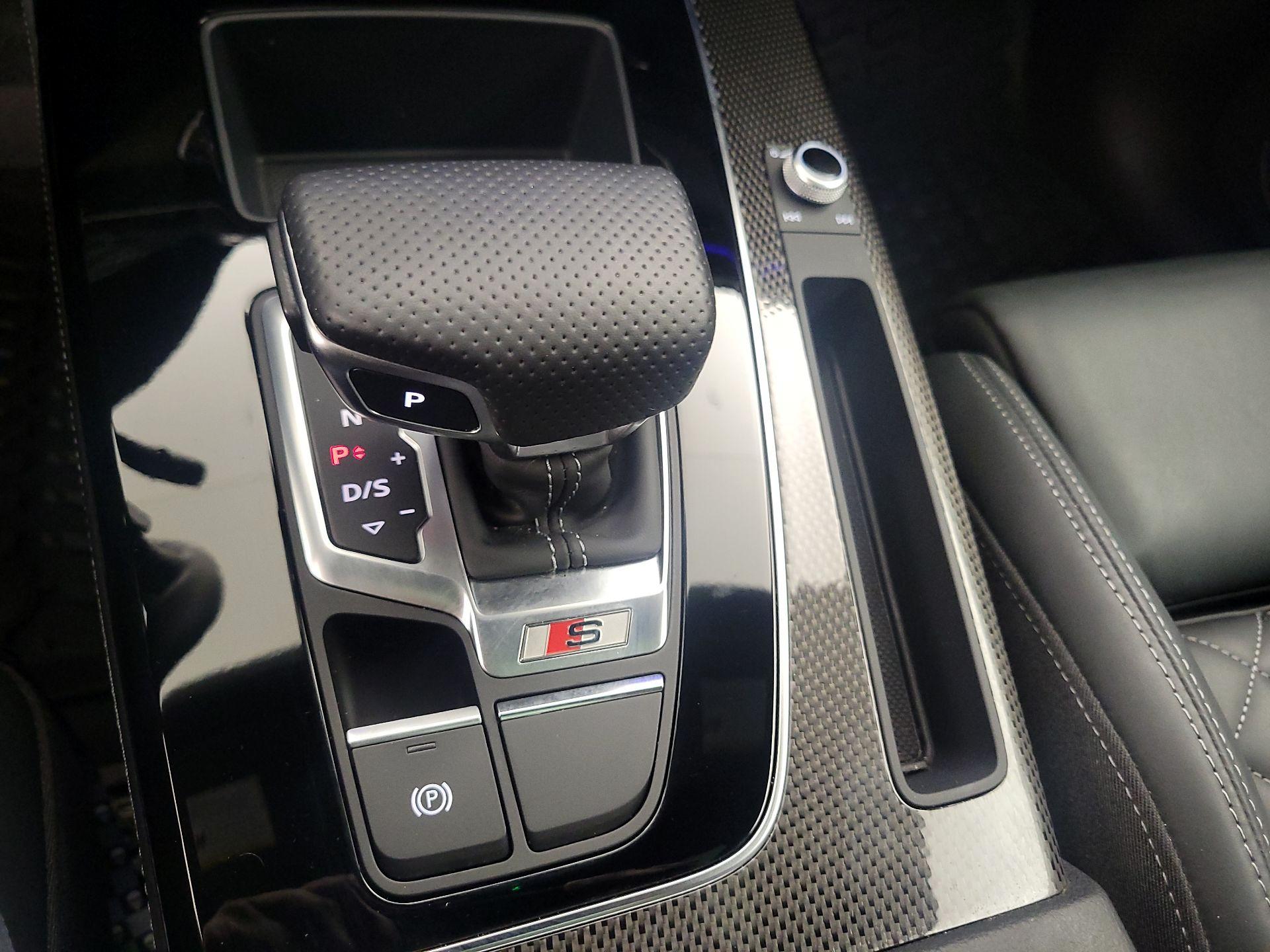 Thumbnail: 2022 Audi SQ5 - 17