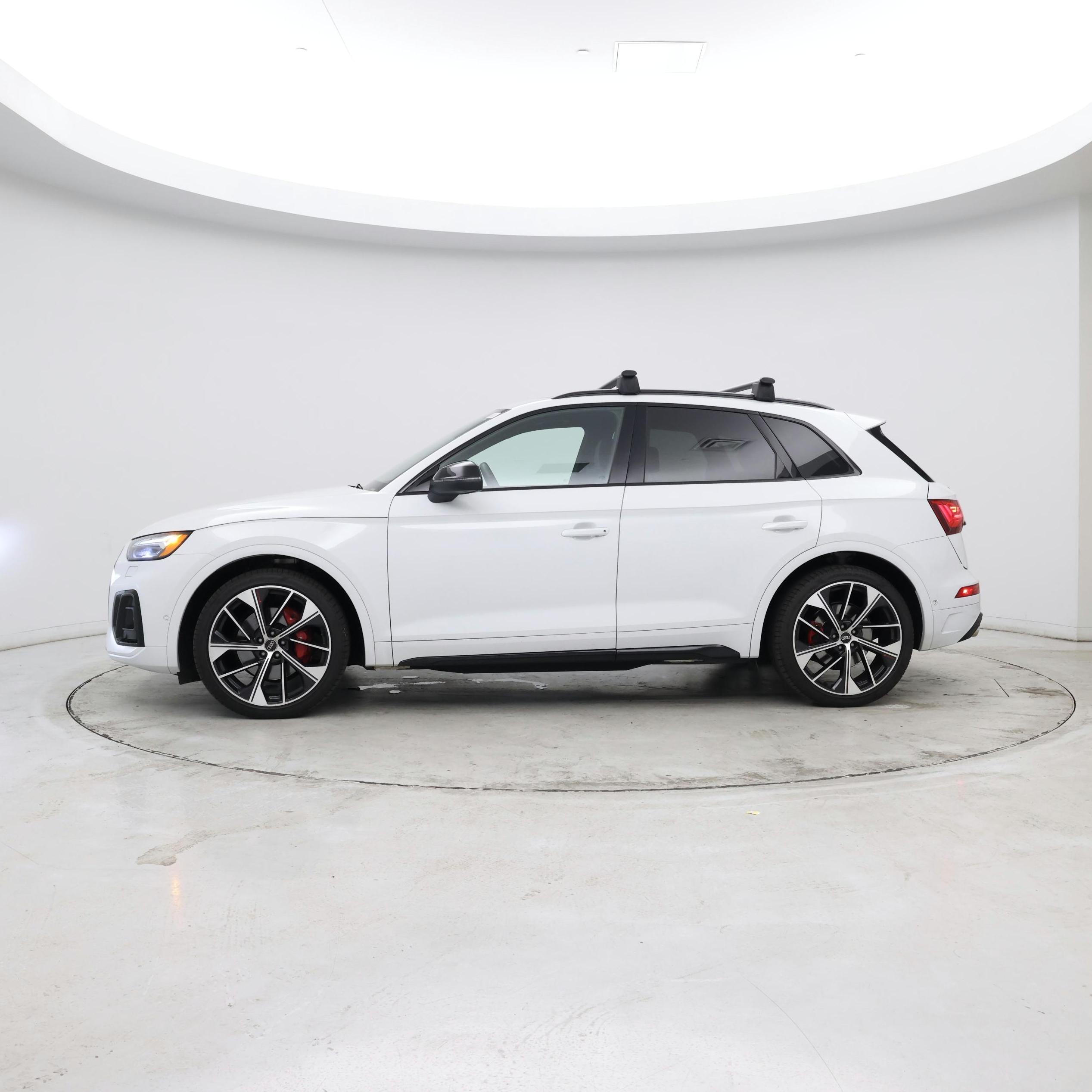 Thumbnail: 2022 Audi SQ5 - 2