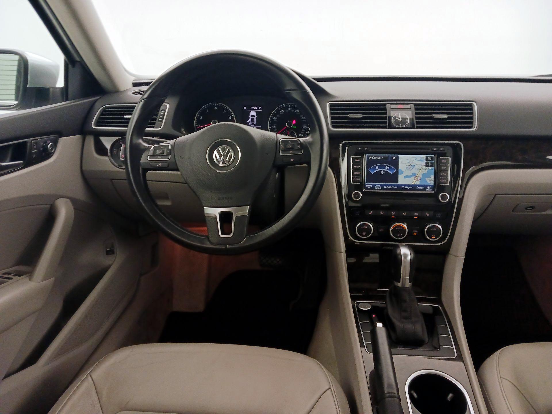 Thumbnail: 2015 Volkswagen Passat - 10