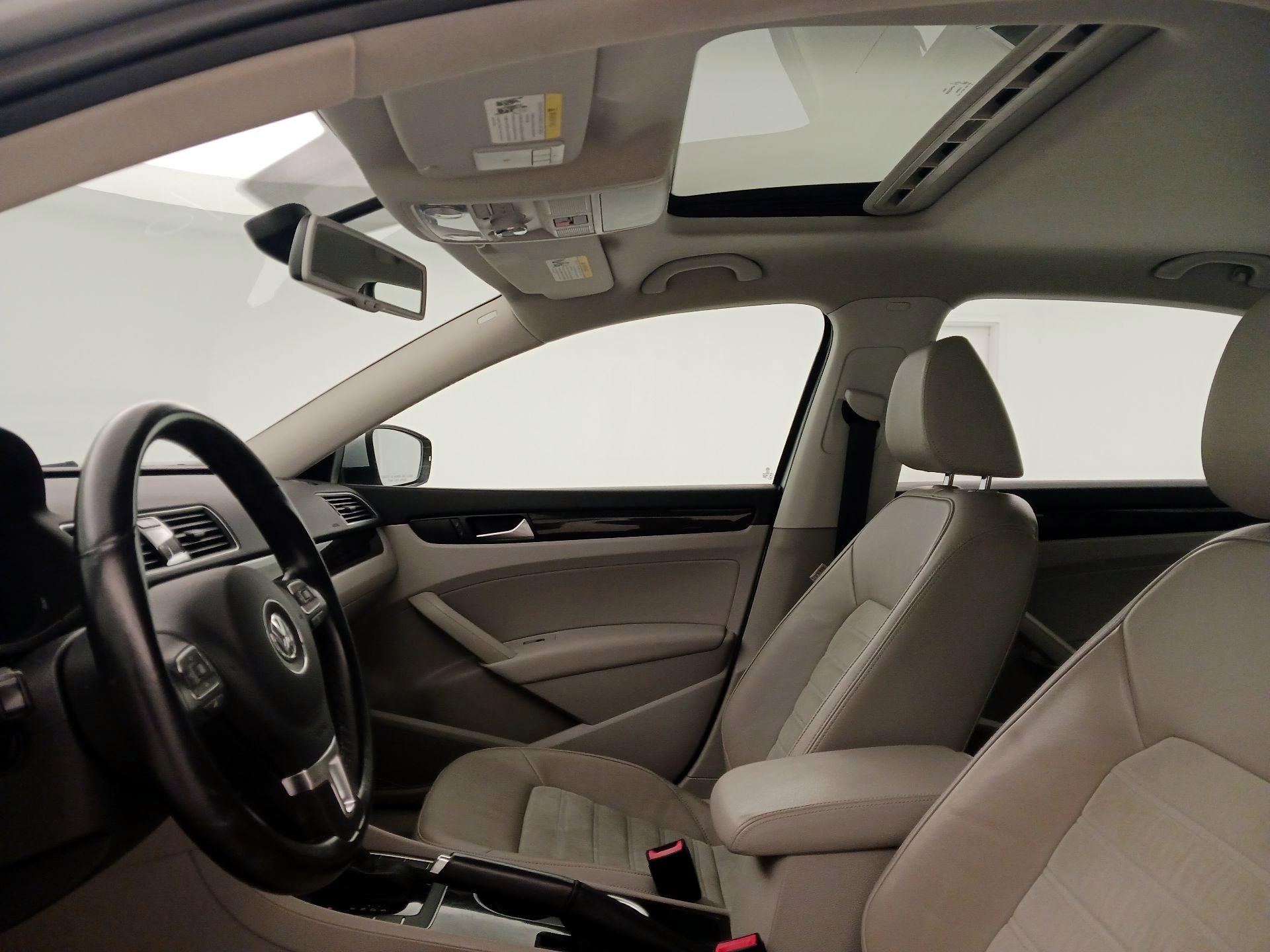 Thumbnail: 2015 Volkswagen Passat - 19