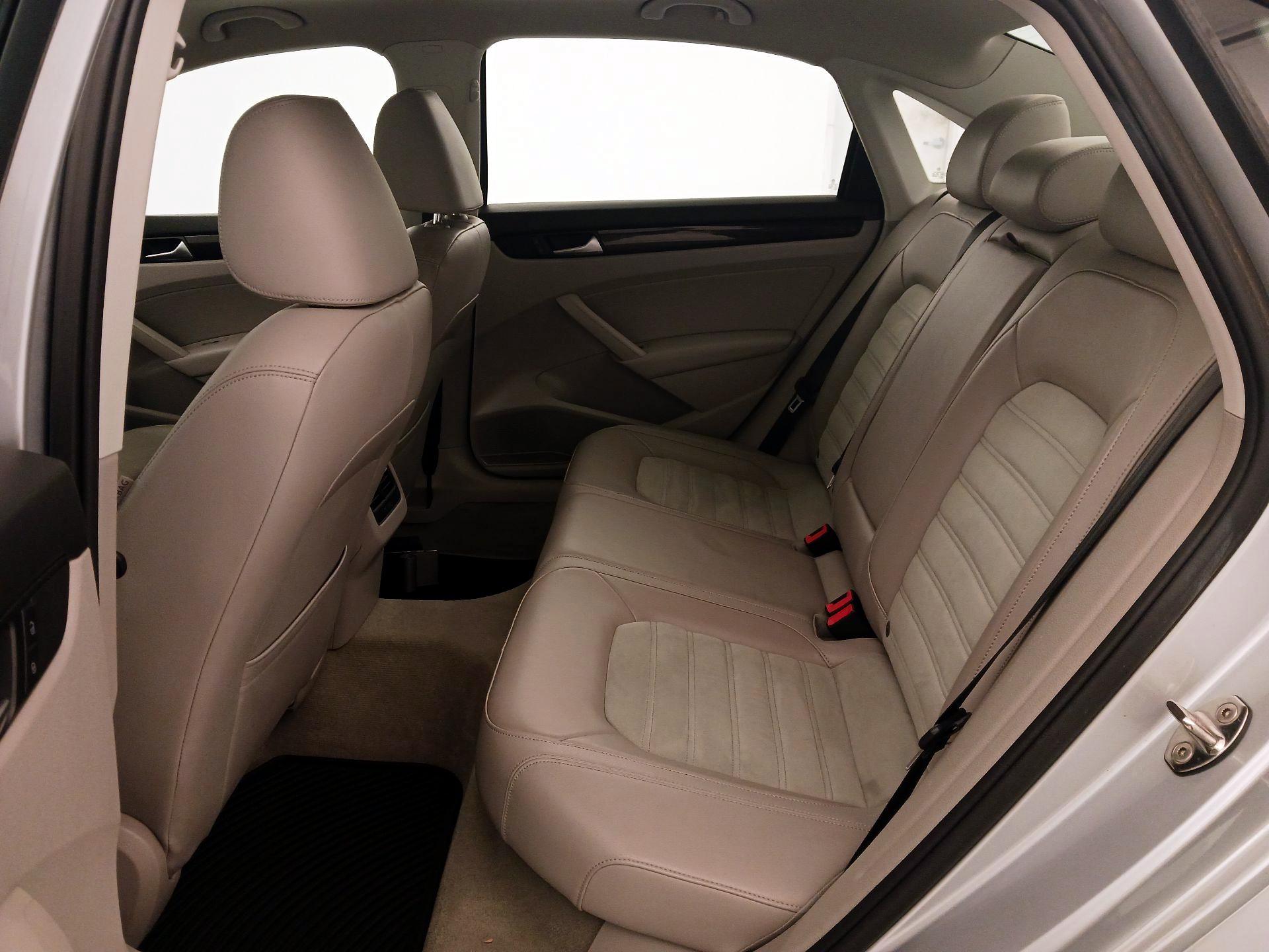 Thumbnail: 2015 Volkswagen Passat - 20
