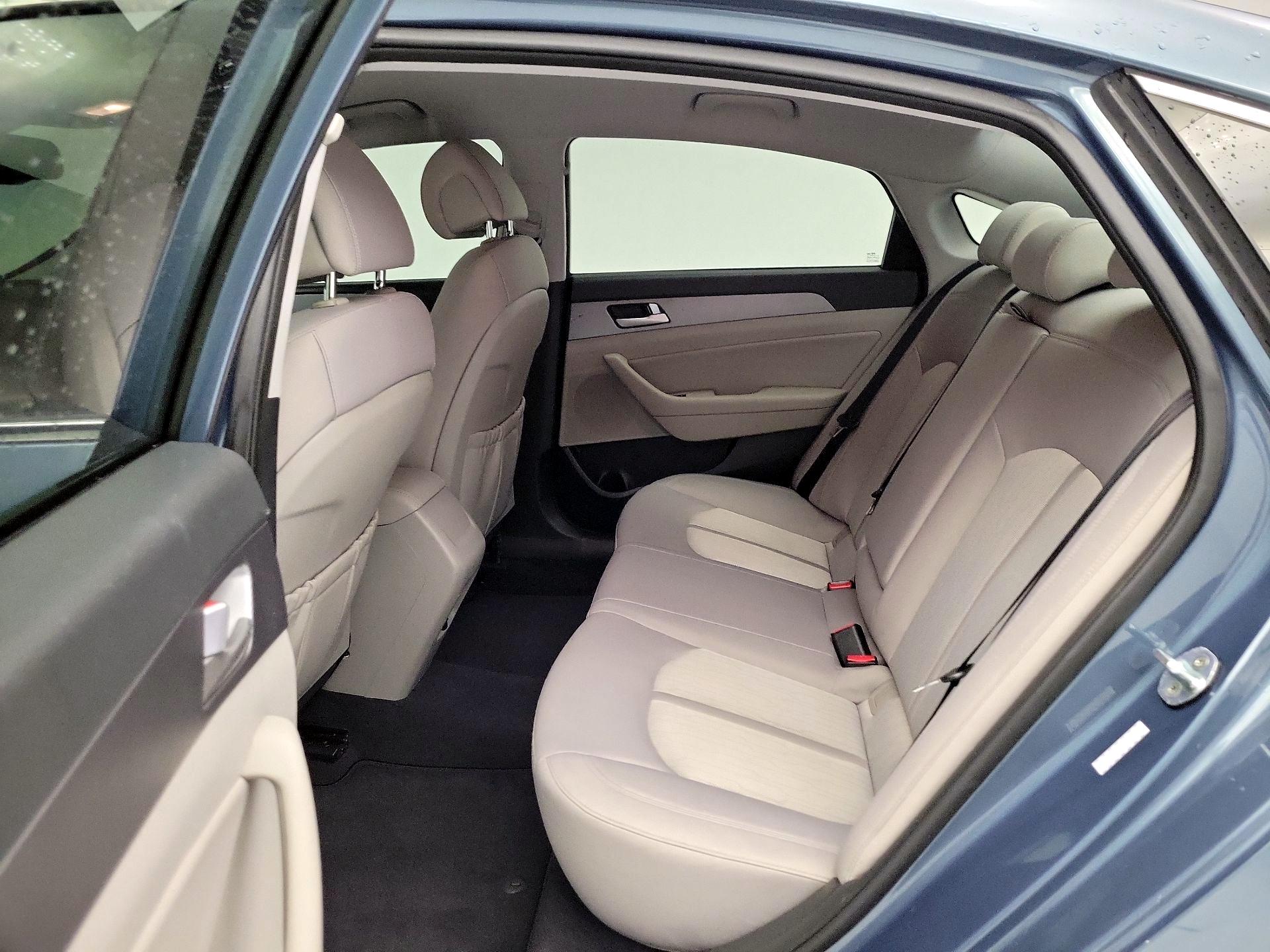 Thumbnail: 2016 Hyundai Sonata - 19
