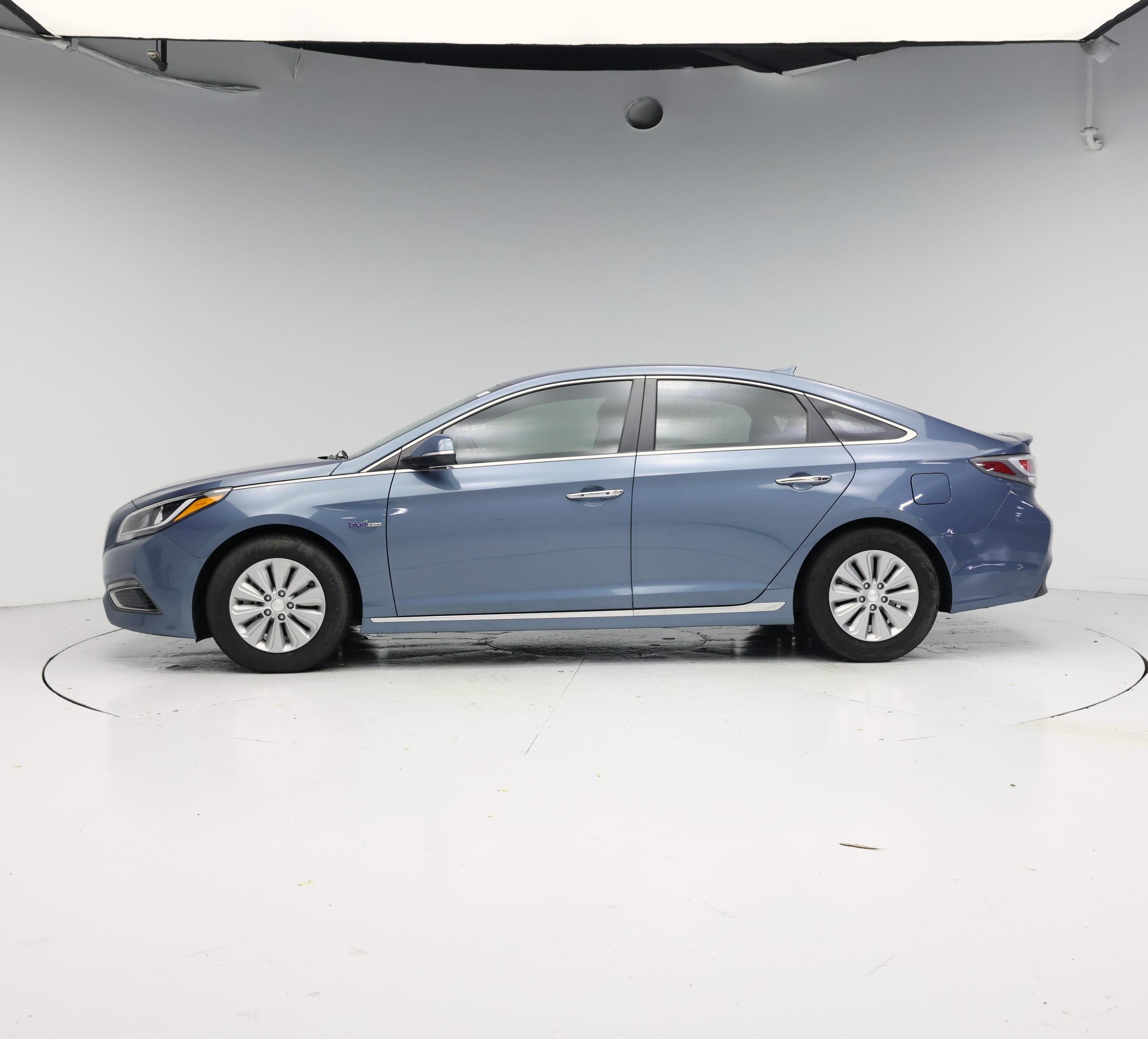 Thumbnail: 2016 Hyundai Sonata - 3