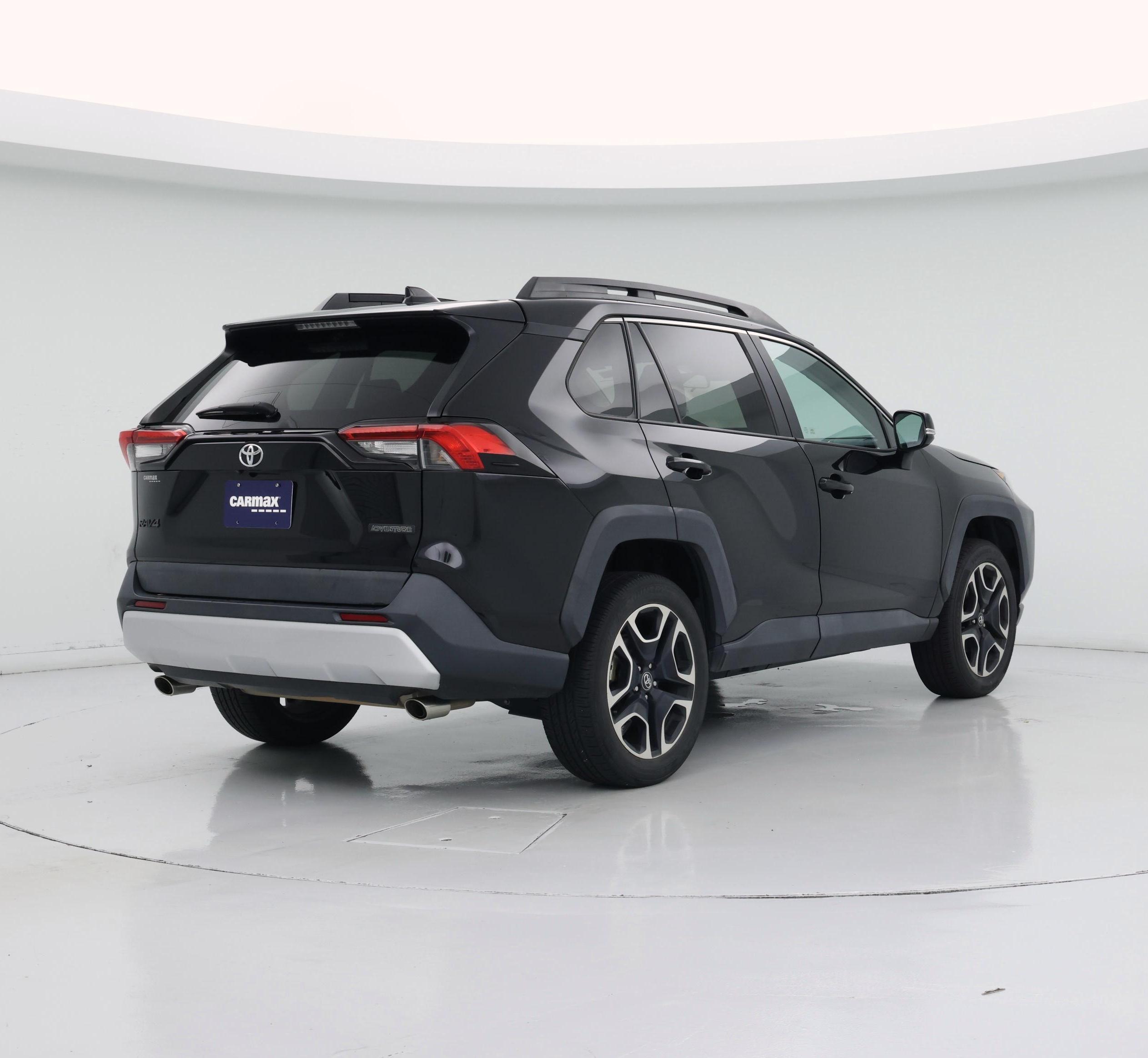 Thumbnail: 2021 Toyota RAV4 - 8