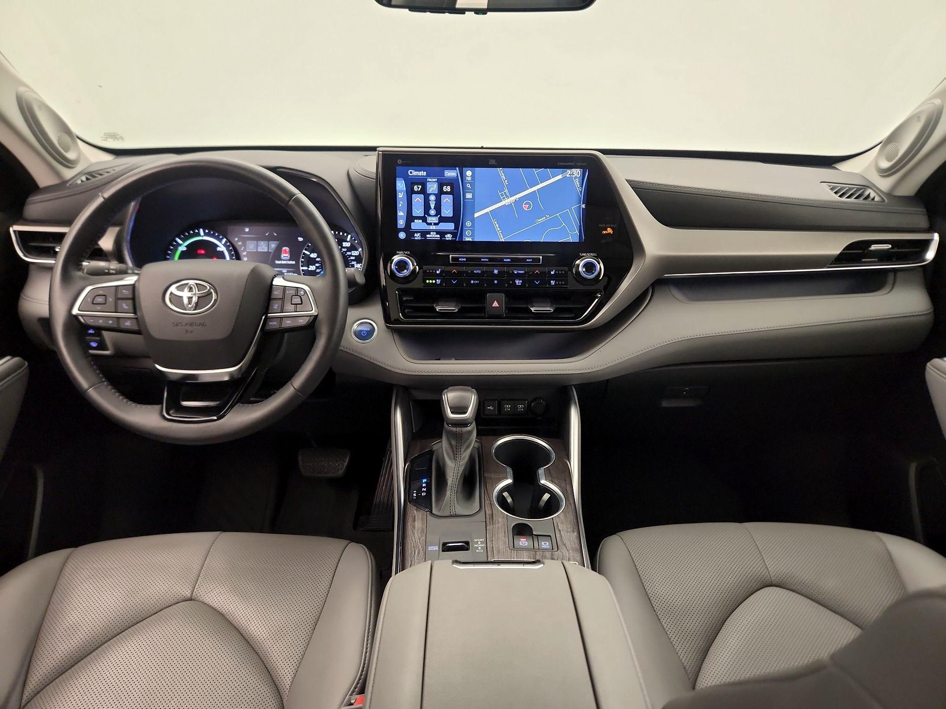 Thumbnail: 2021 Toyota Highlander - 9
