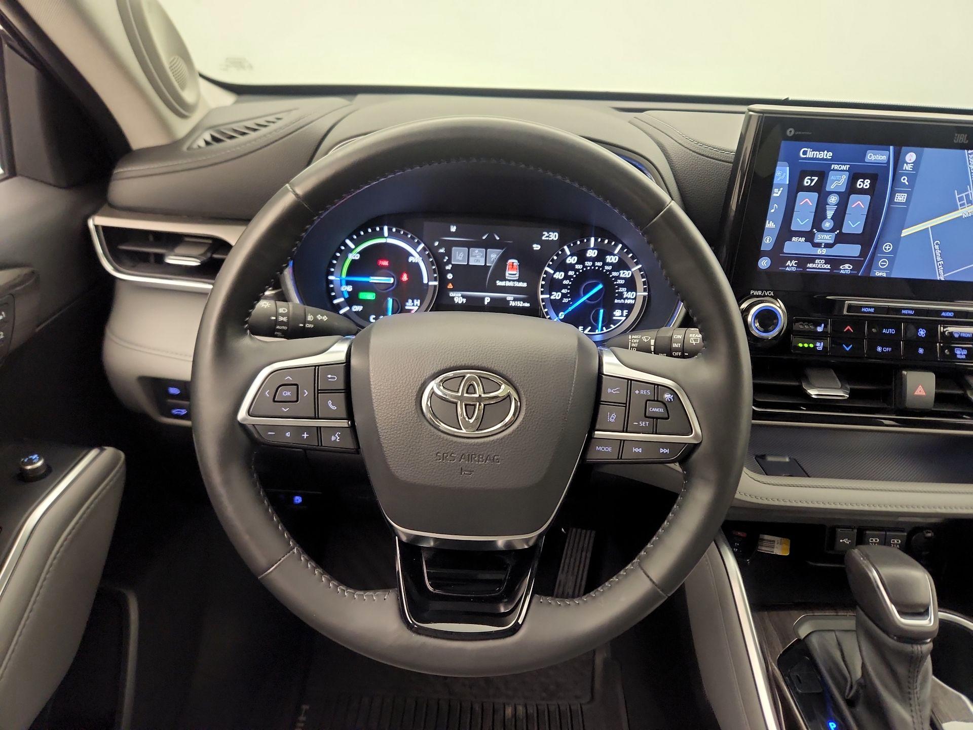 Thumbnail: 2021 Toyota Highlander - 10
