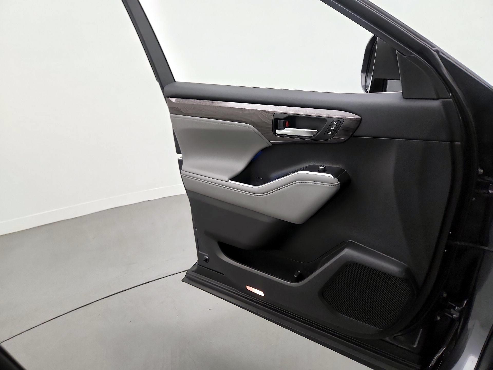 Thumbnail: 2021 Toyota Highlander - 12