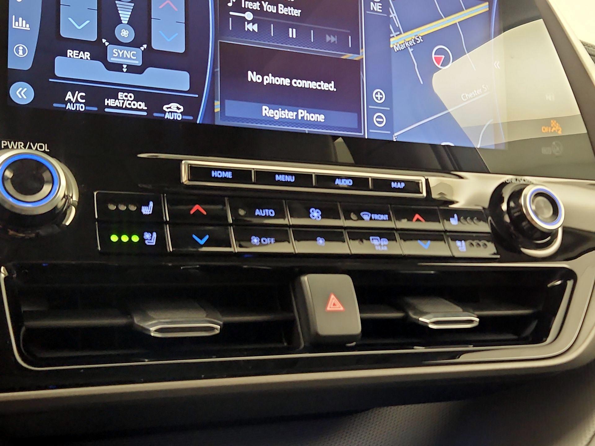 Thumbnail: 2021 Toyota Highlander - 17