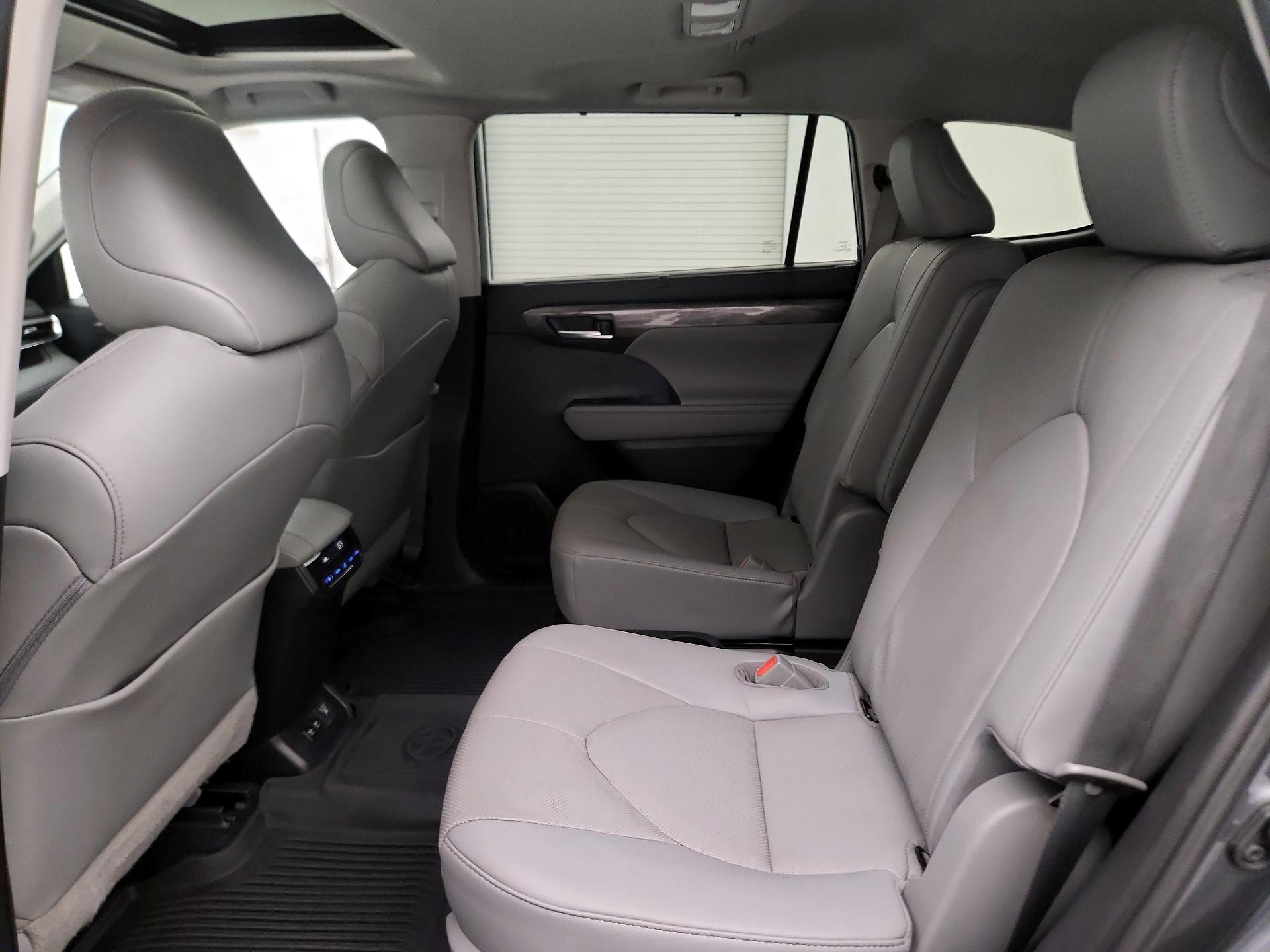 Thumbnail: 2021 Toyota Highlander - 20