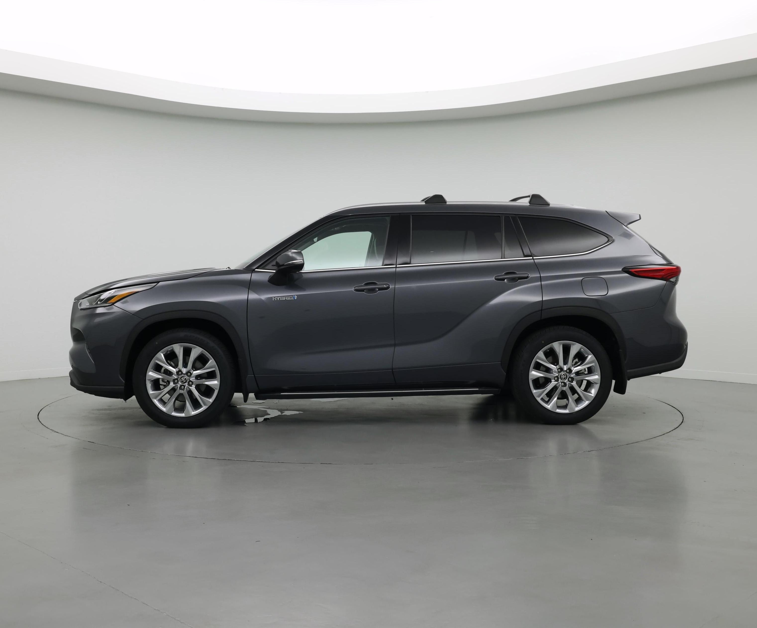 Thumbnail: 2021 Toyota Highlander - 3