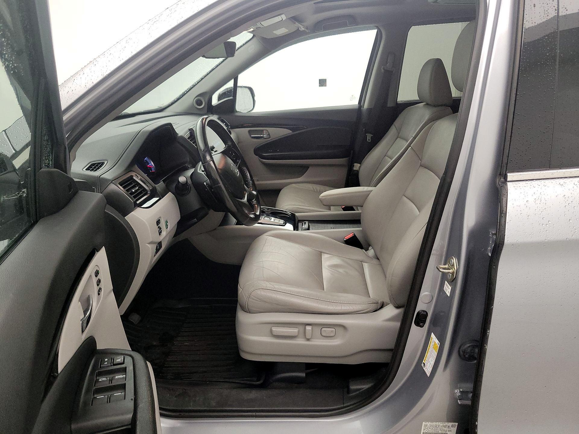 Thumbnail: 2020 Honda Pilot - 9