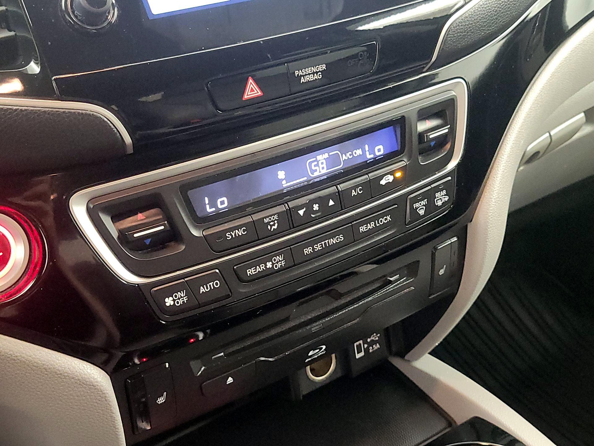 Thumbnail: 2020 Honda Pilot - 14