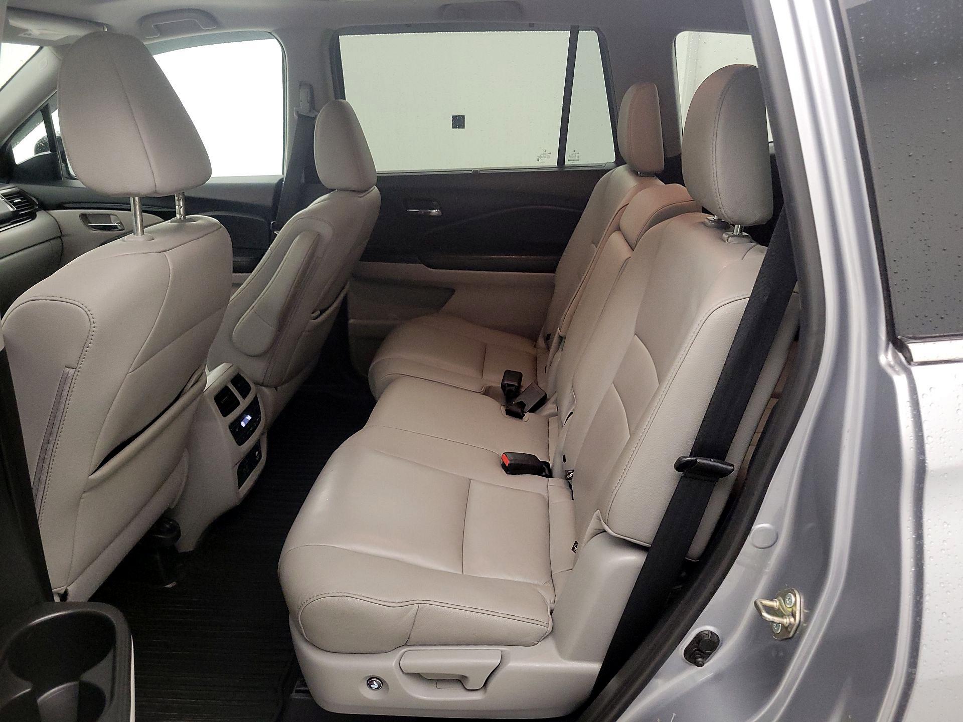 Thumbnail: 2020 Honda Pilot - 18