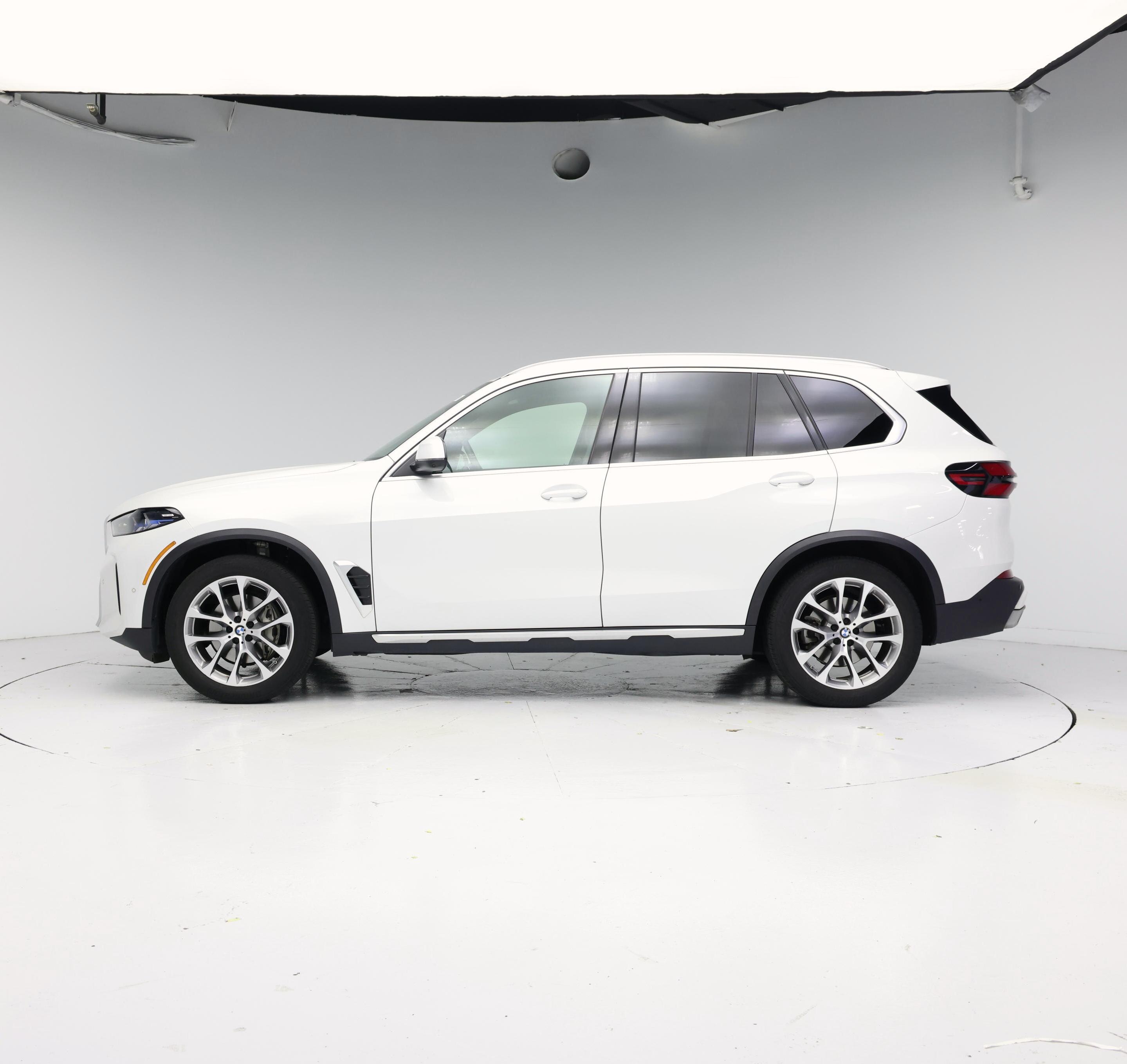 Thumbnail: 2024 BMW X5 - 3