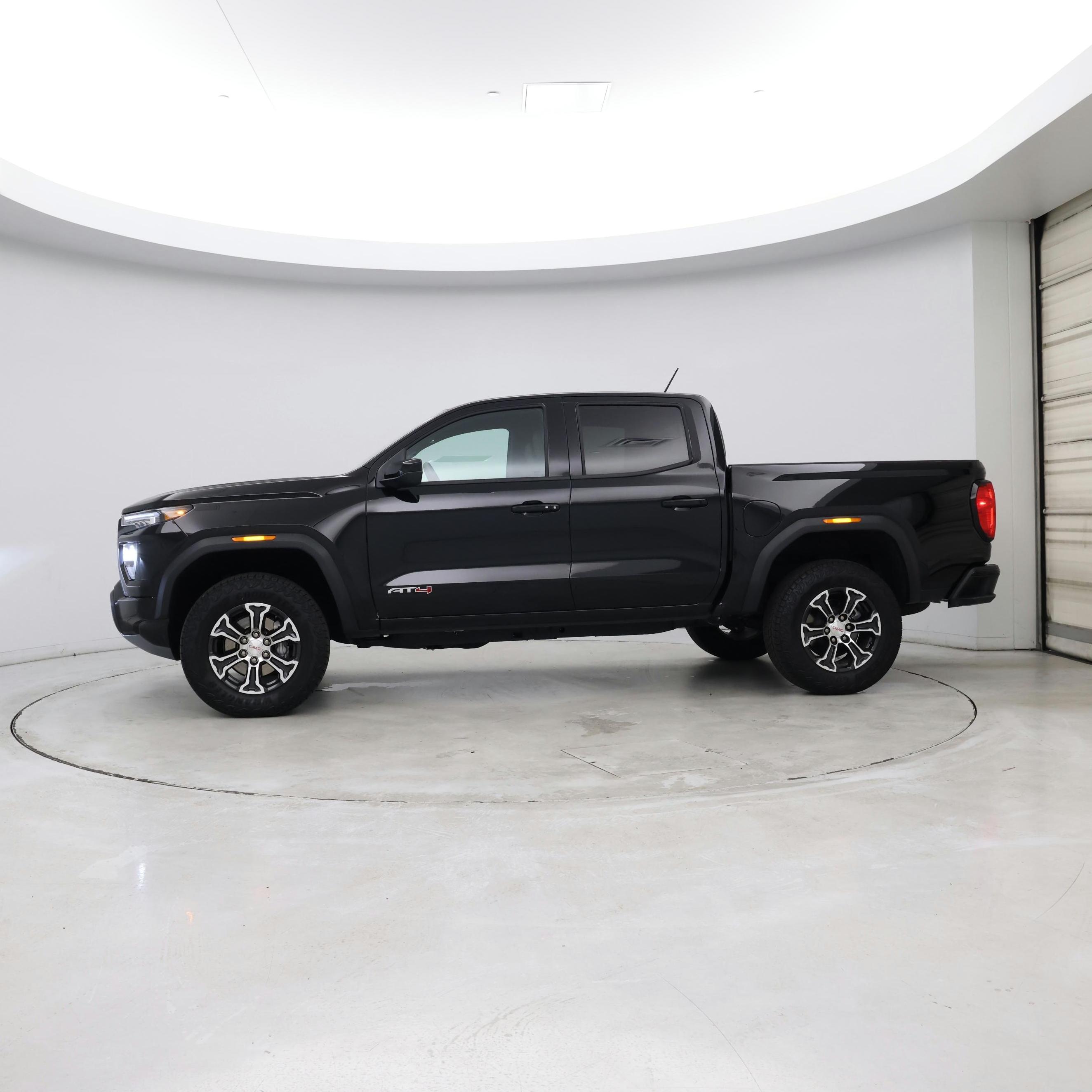Thumbnail: 2025 GMC Canyon - 2