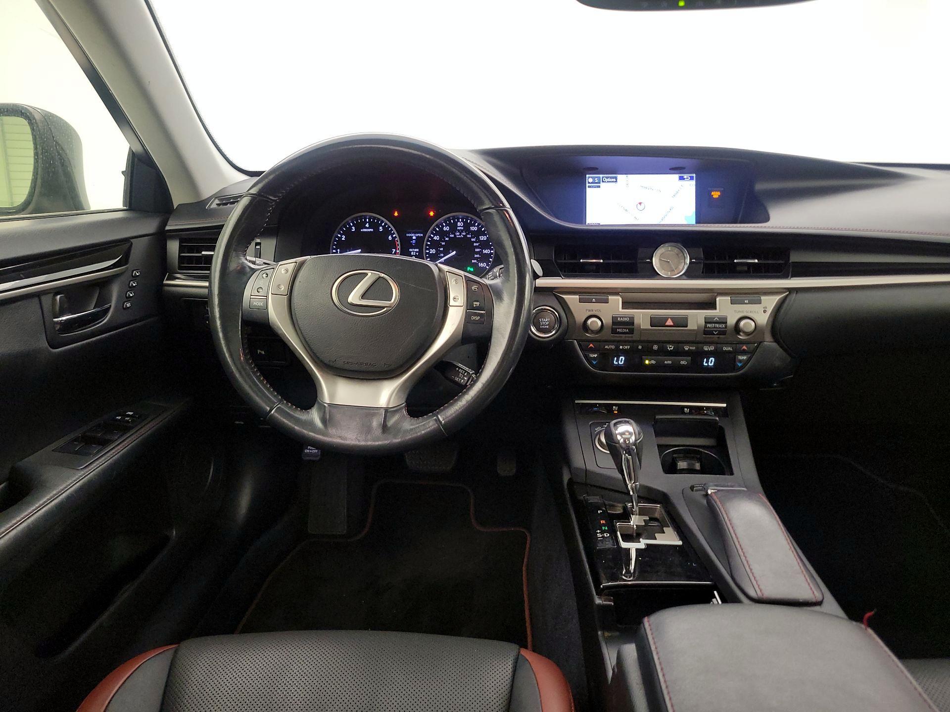 Thumbnail: 2015 Lexus ES - 10