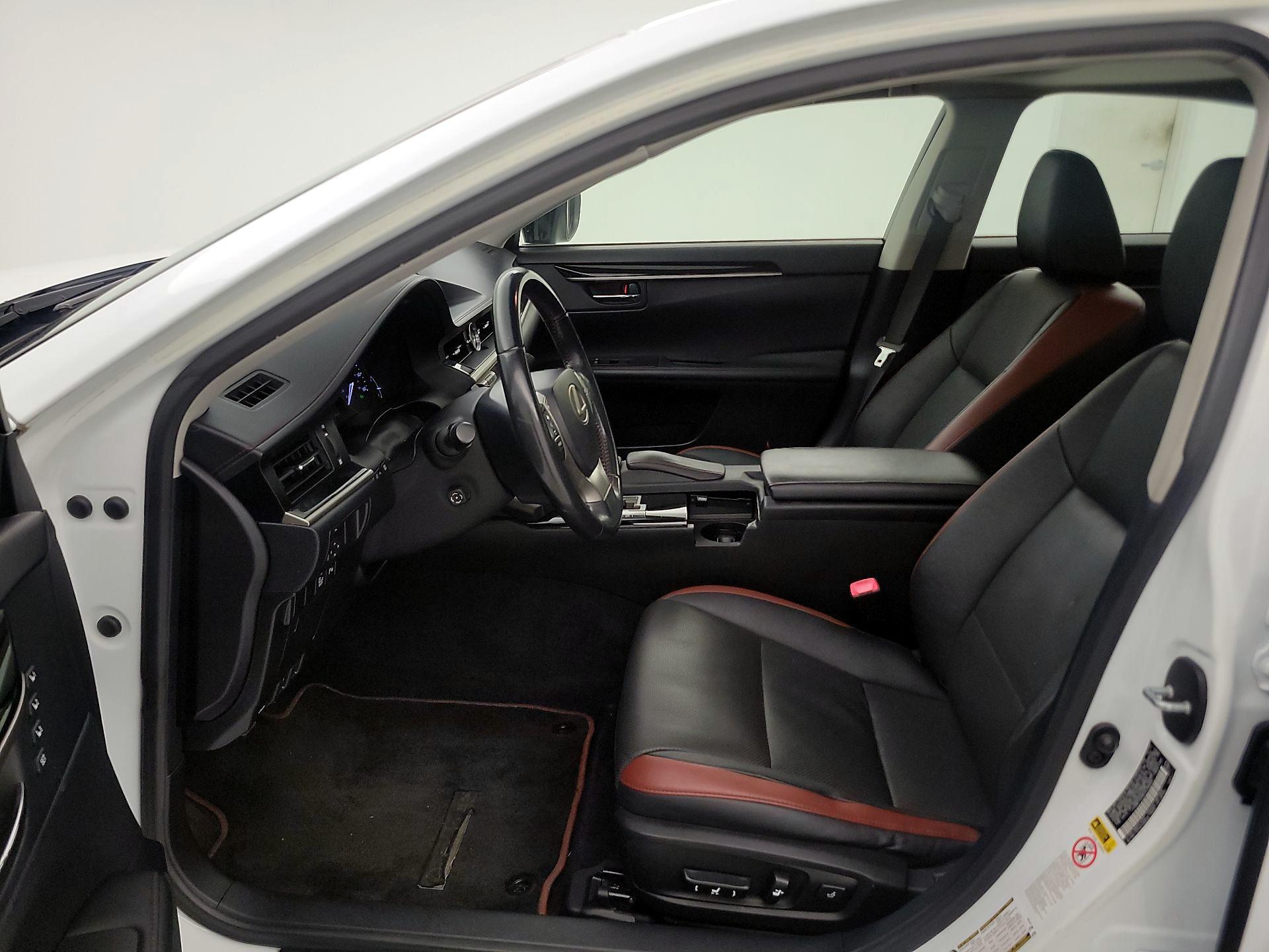 Thumbnail: 2015 Lexus ES - 11
