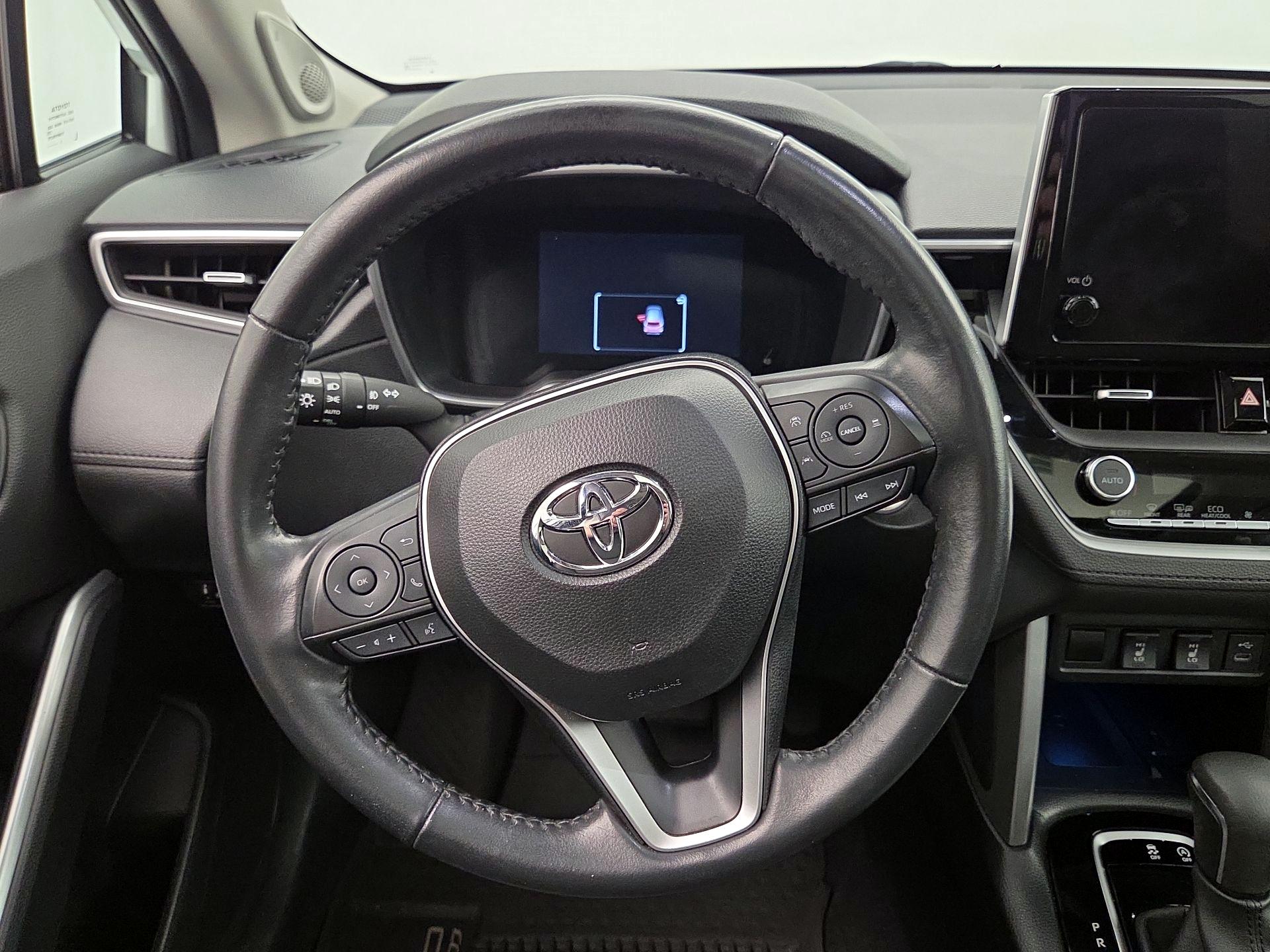 Thumbnail: 2023 Toyota Corolla Cross - 10