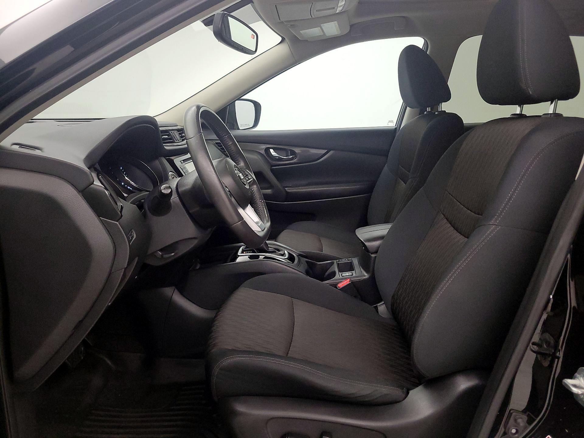 Thumbnail: 2017 Nissan Rogue - 9