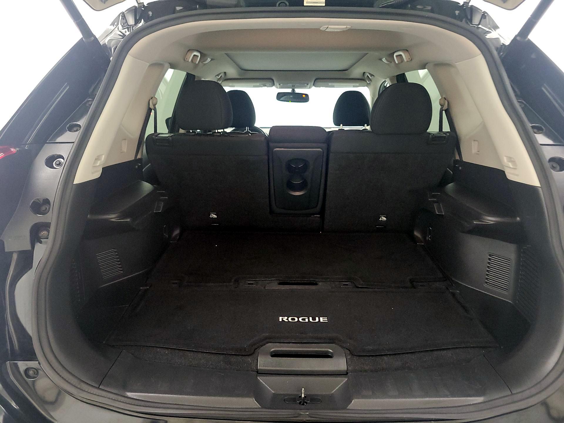 Thumbnail: 2017 Nissan Rogue - 20