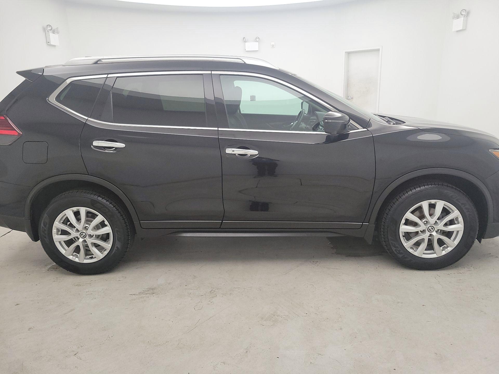 Thumbnail: 2017 Nissan Rogue - 4