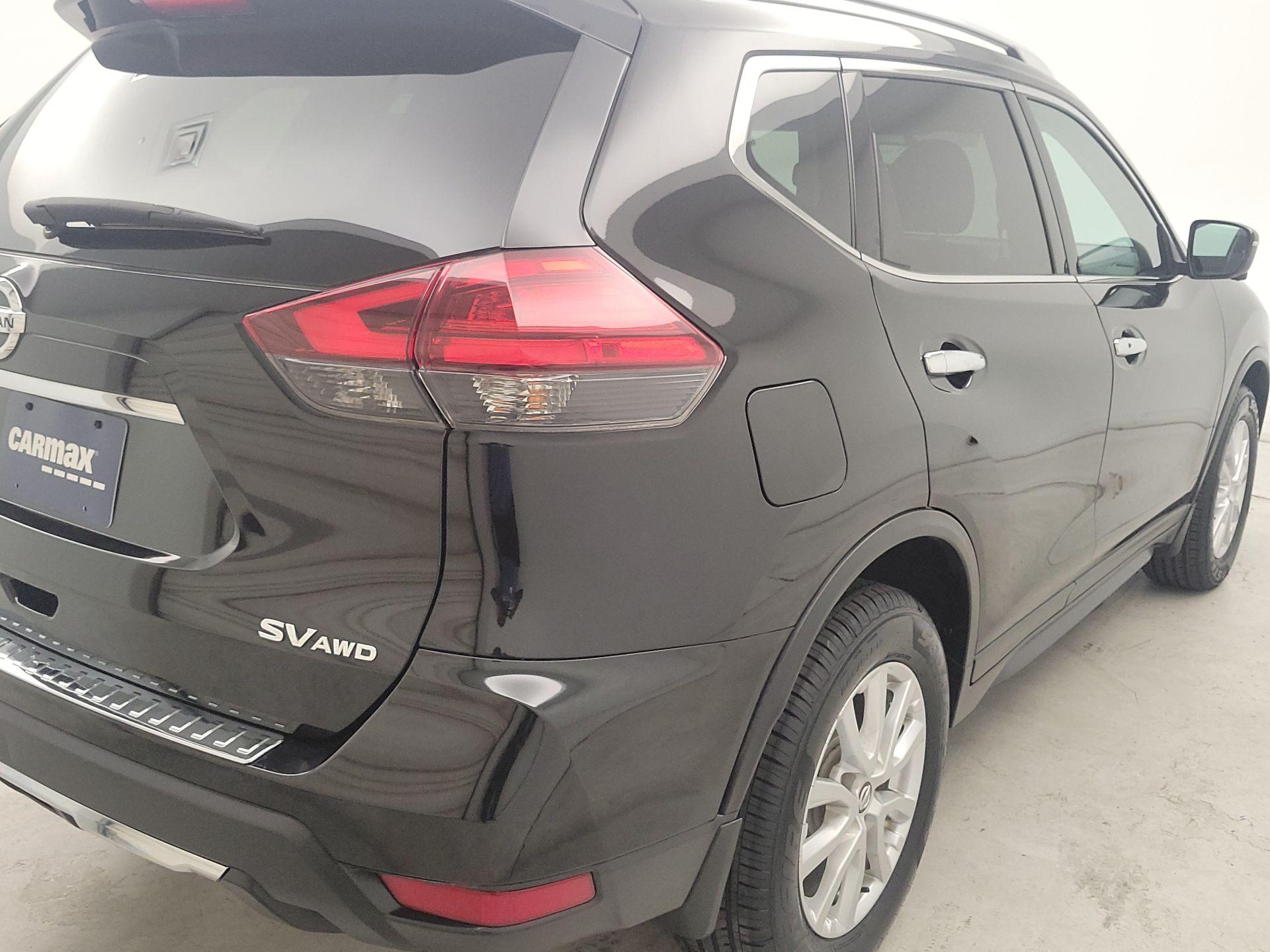Thumbnail: 2017 Nissan Rogue - 5