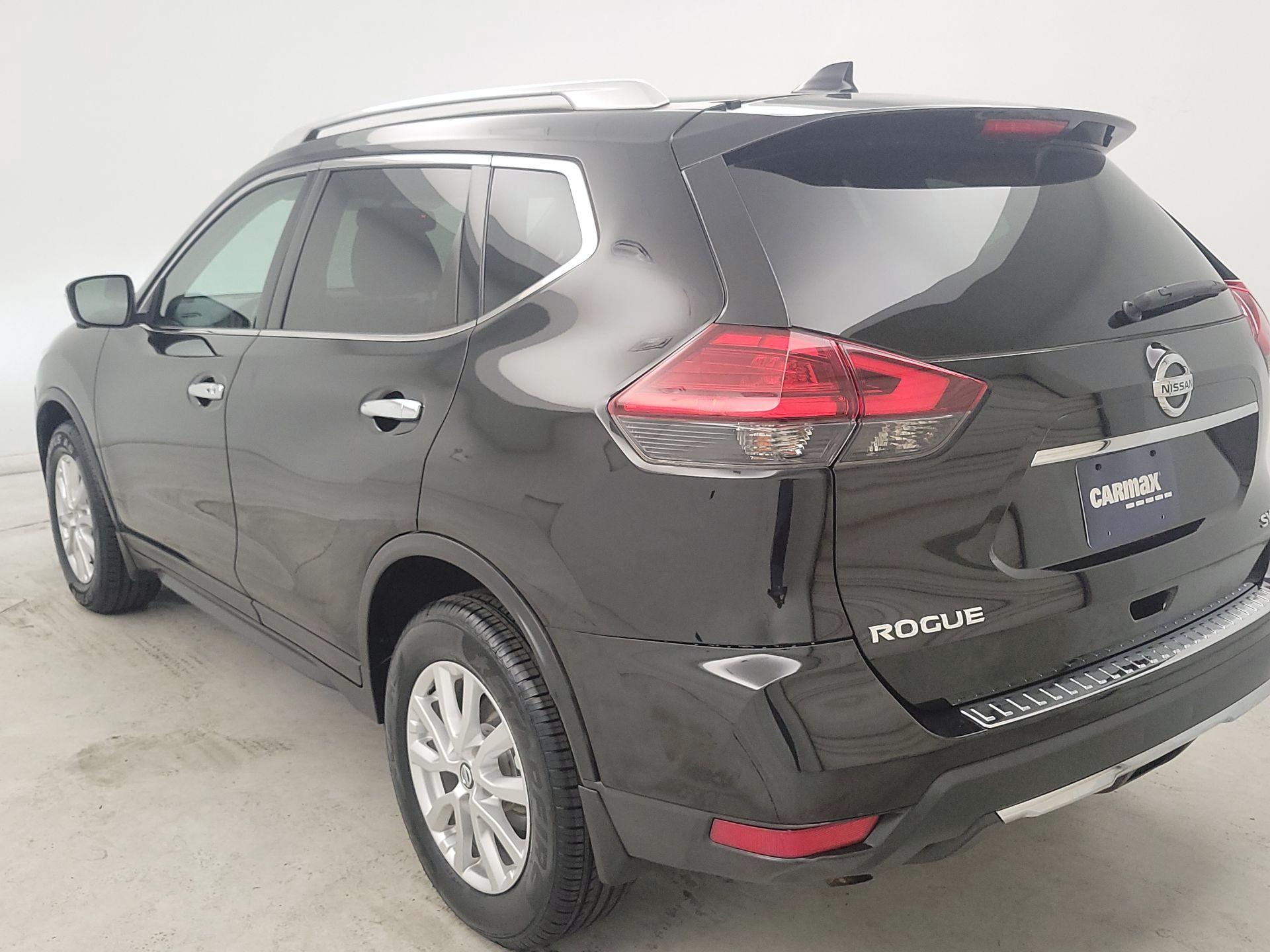 Thumbnail: 2017 Nissan Rogue - 7