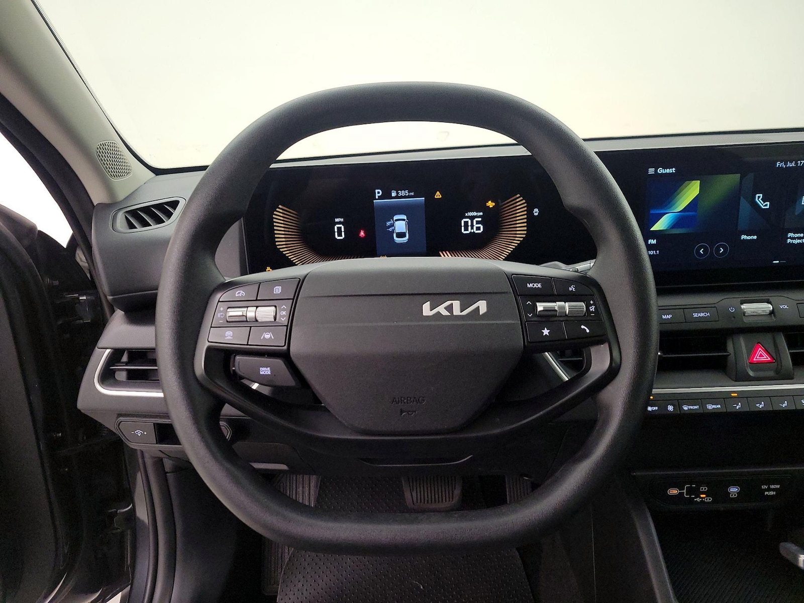 2025 Kia K4 LXS - Photo 11