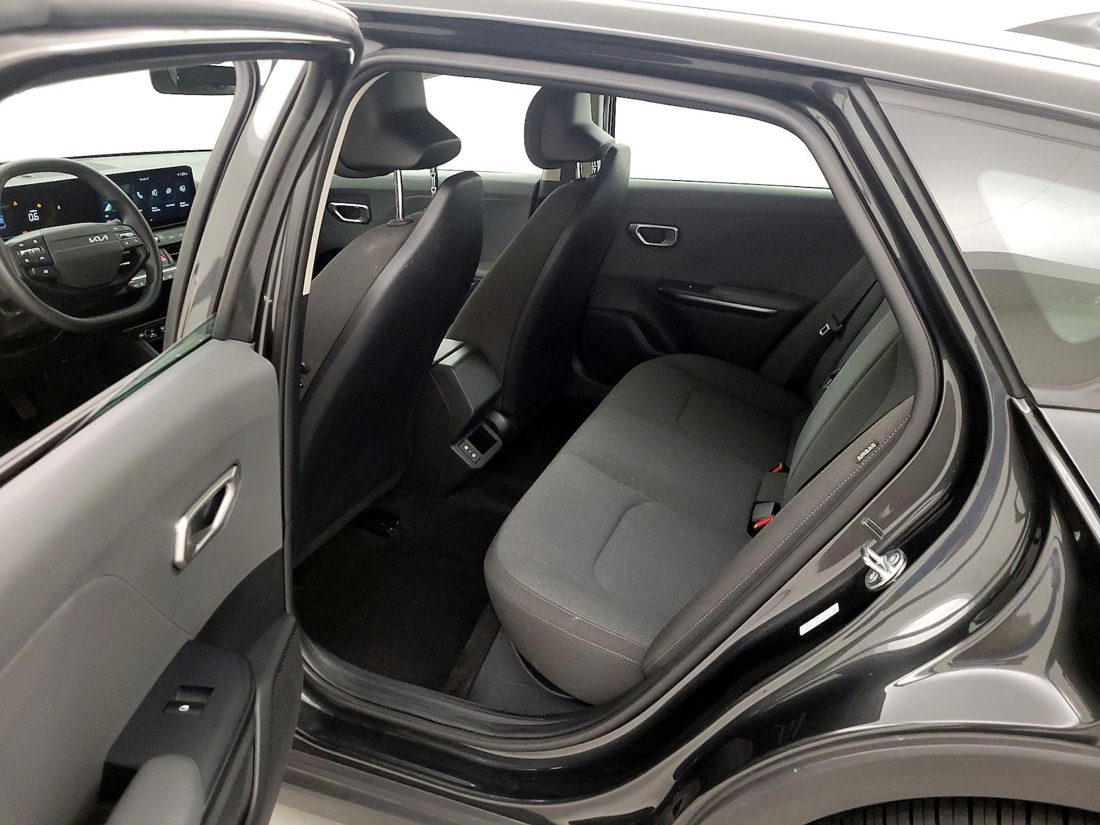 2025 Kia K4 LXS - Photo 20