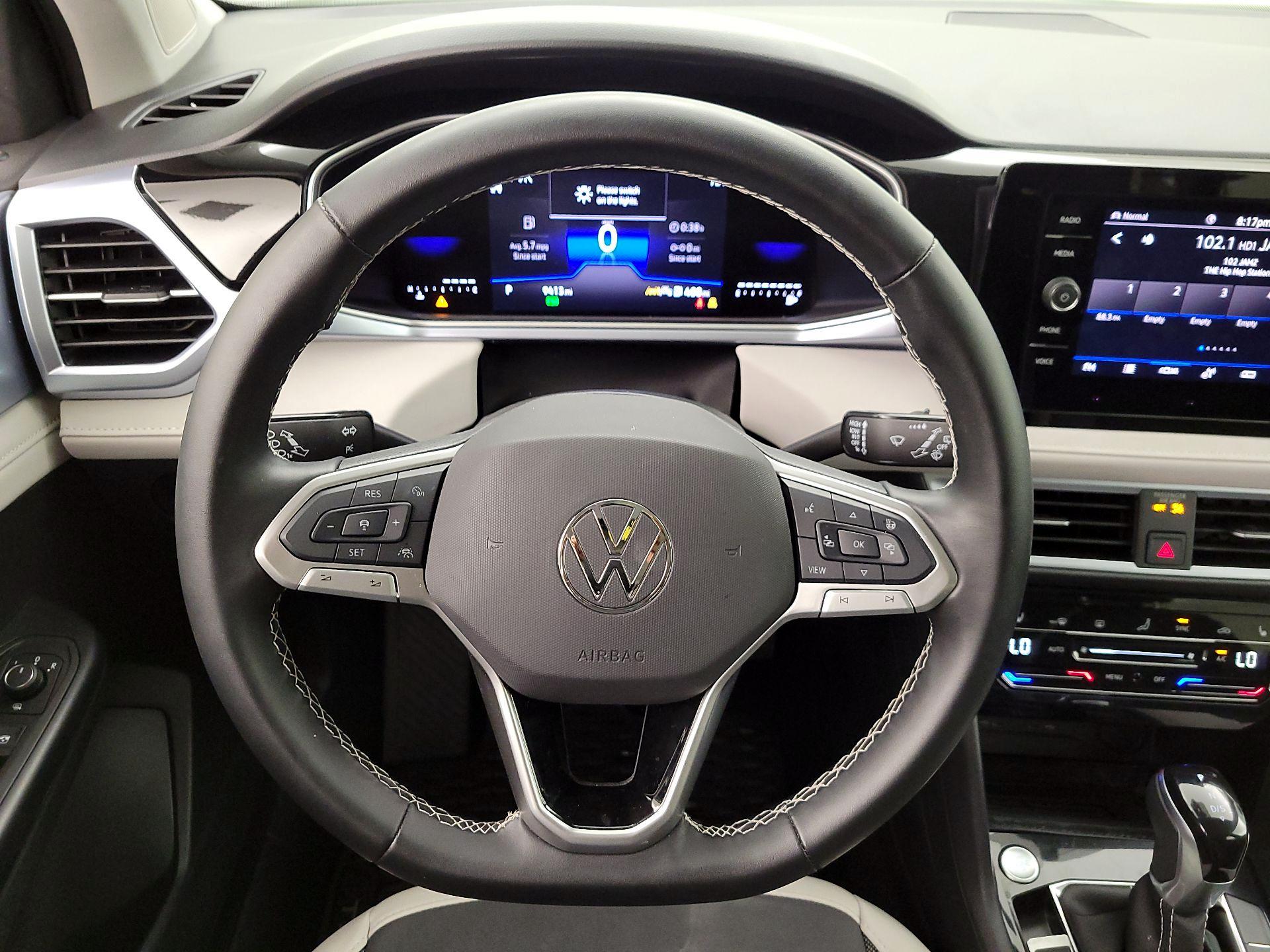 Thumbnail: 2025 Volkswagen Taos - 10