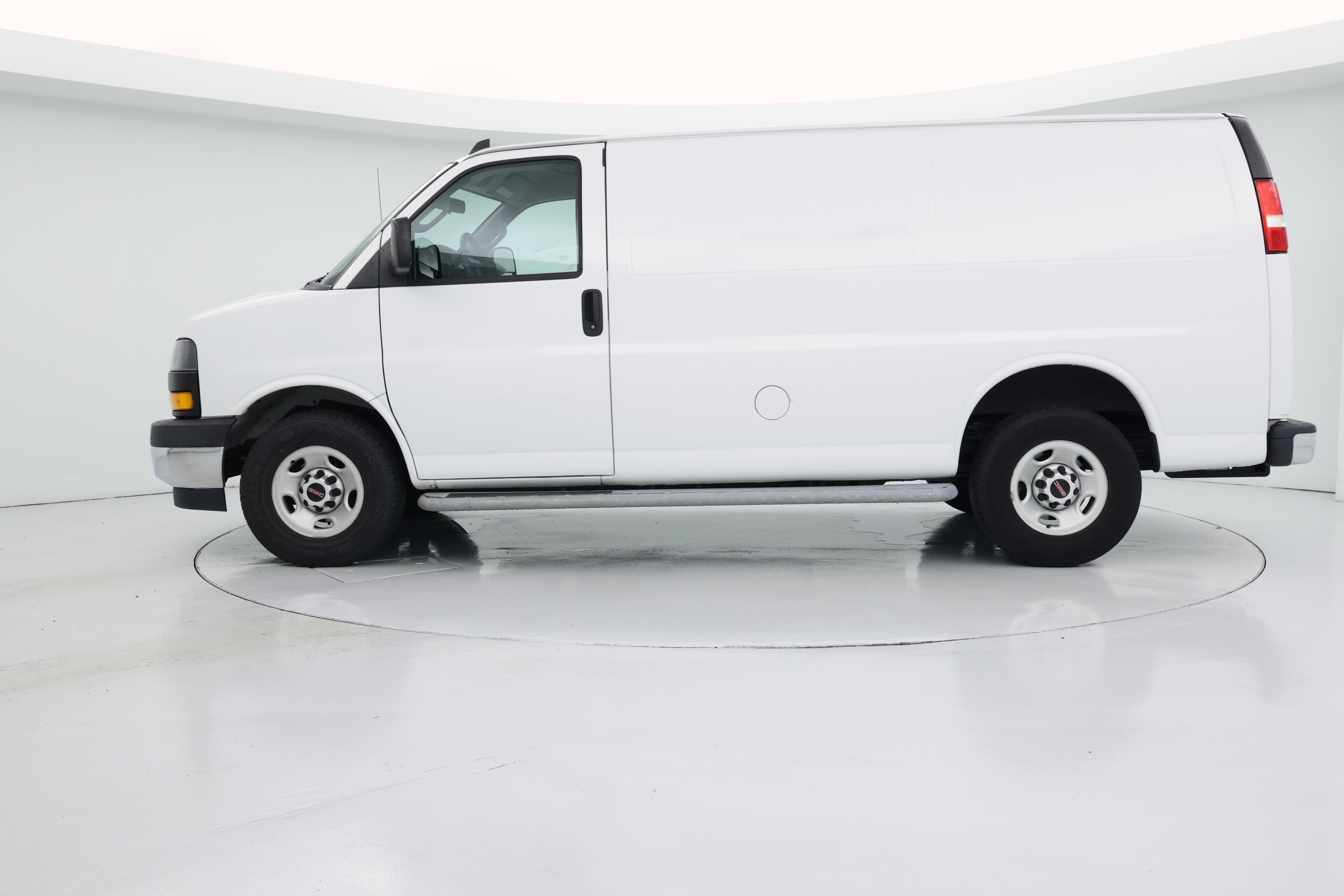 Thumbnail: 2019 GMC Savana - 3