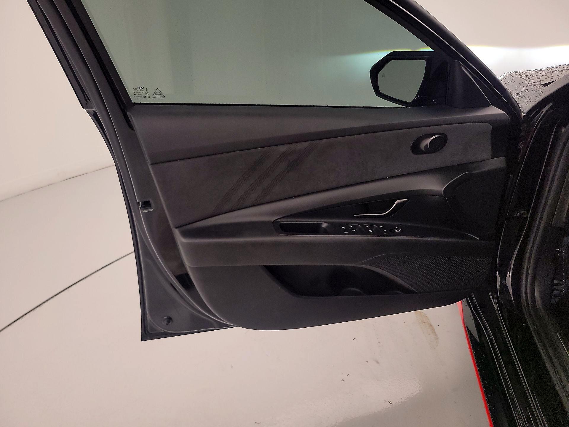 Thumbnail: 2022 Hyundai Elantra - 12