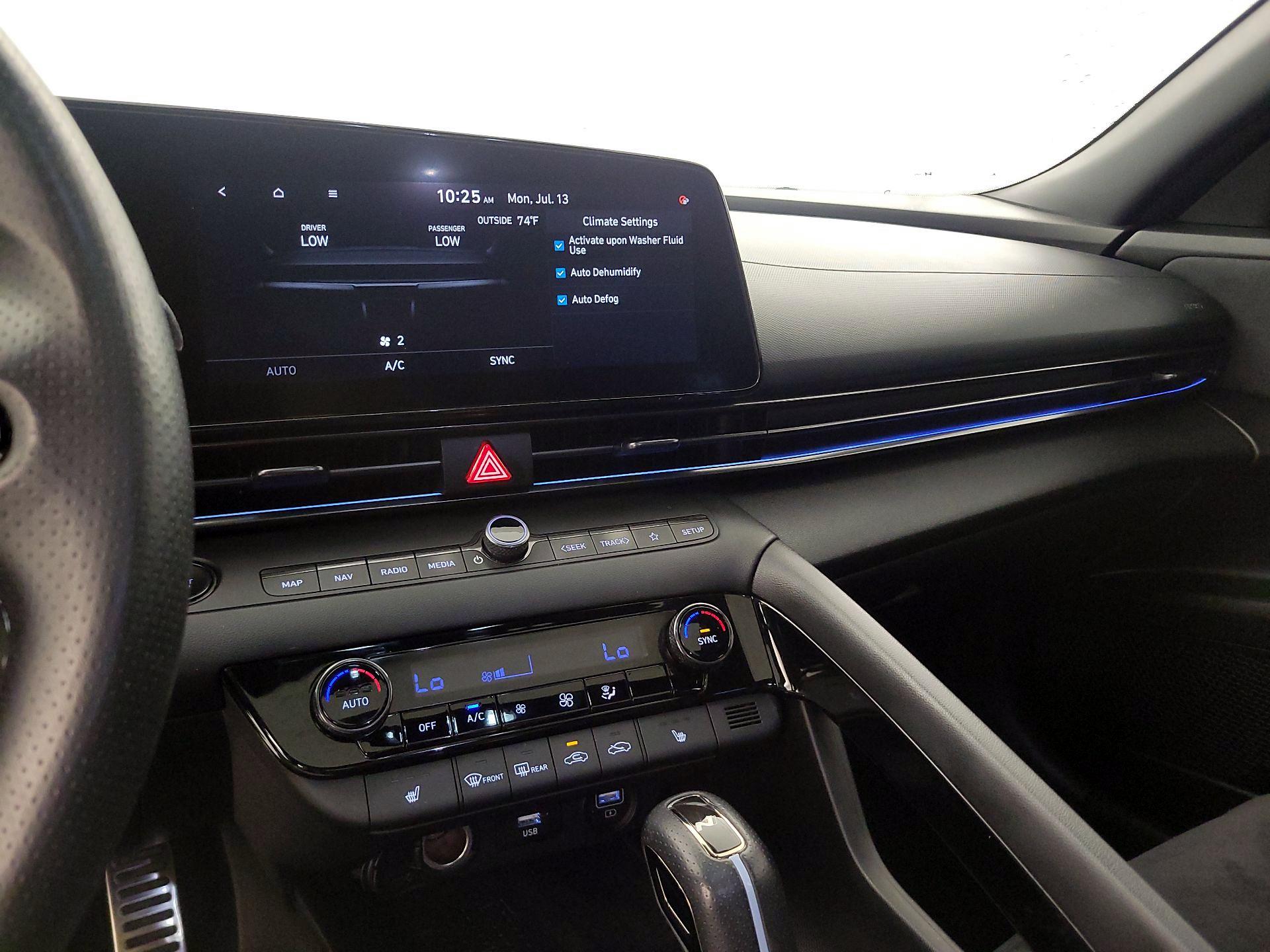 Thumbnail: 2022 Hyundai Elantra - 17