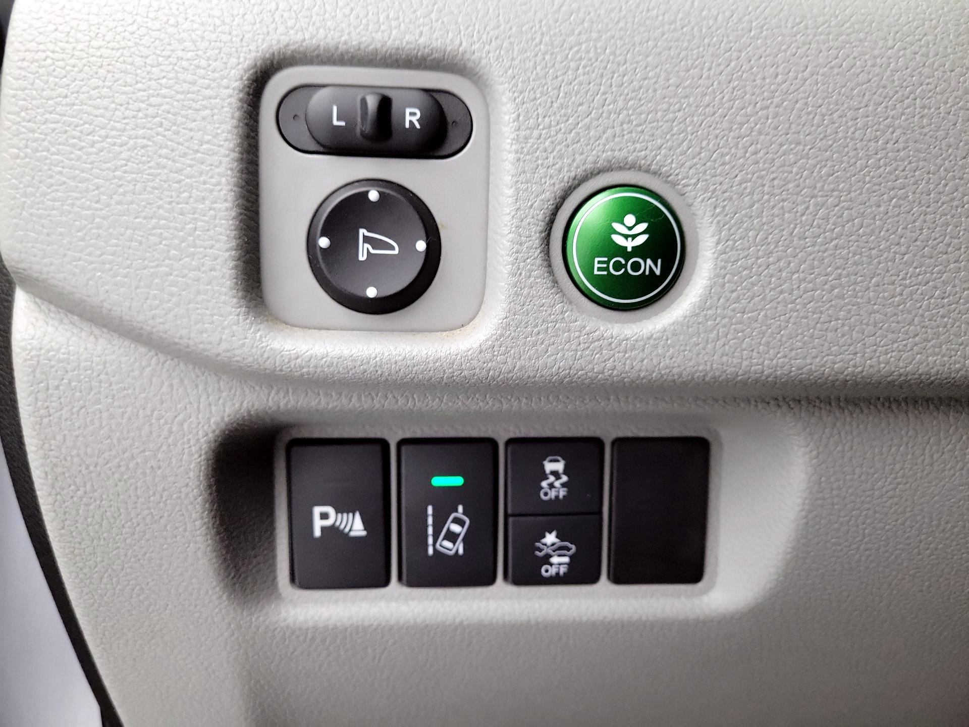 Thumbnail: 2016 Honda Pilot - 13