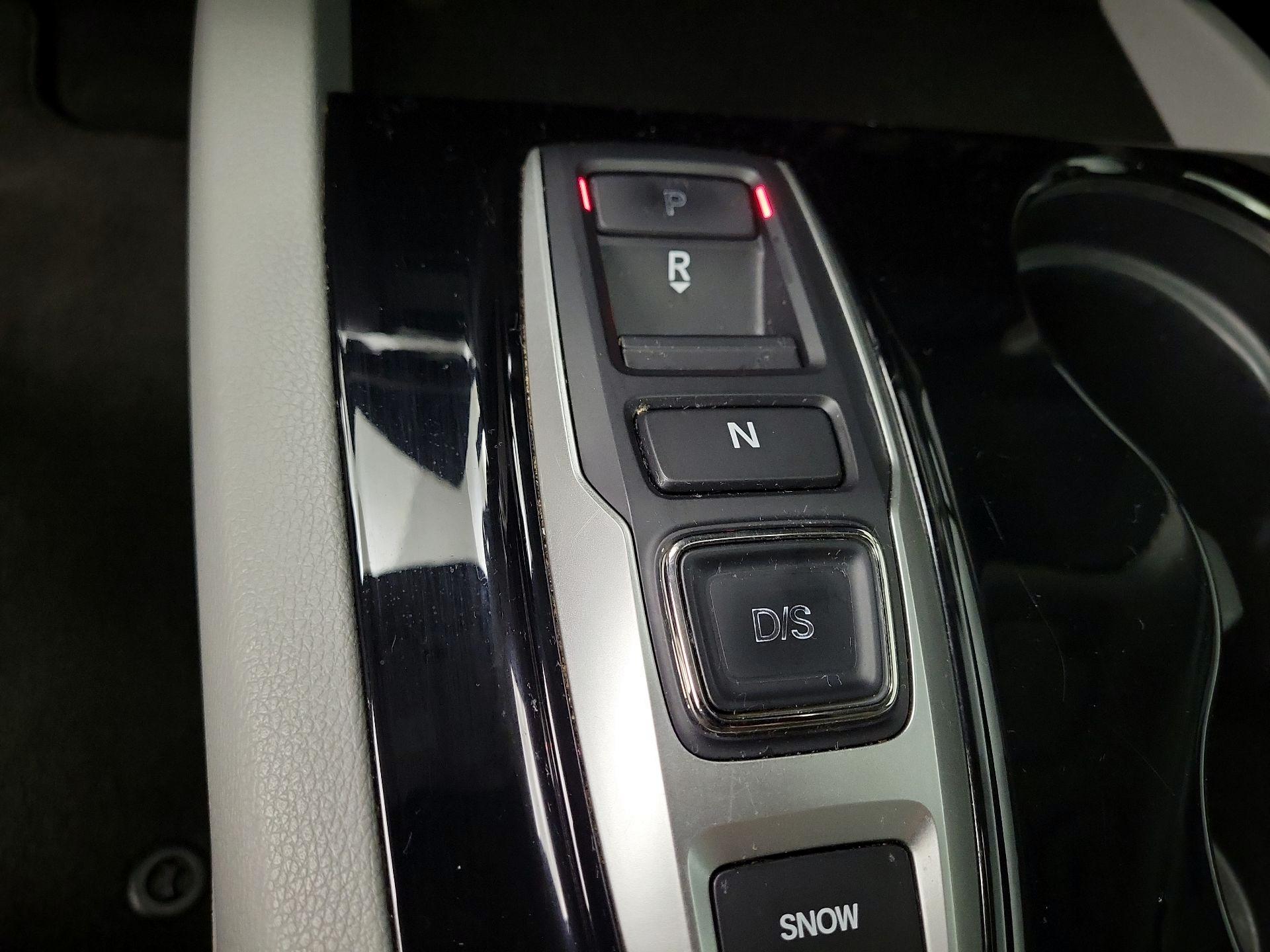 Thumbnail: 2016 Honda Pilot - 18
