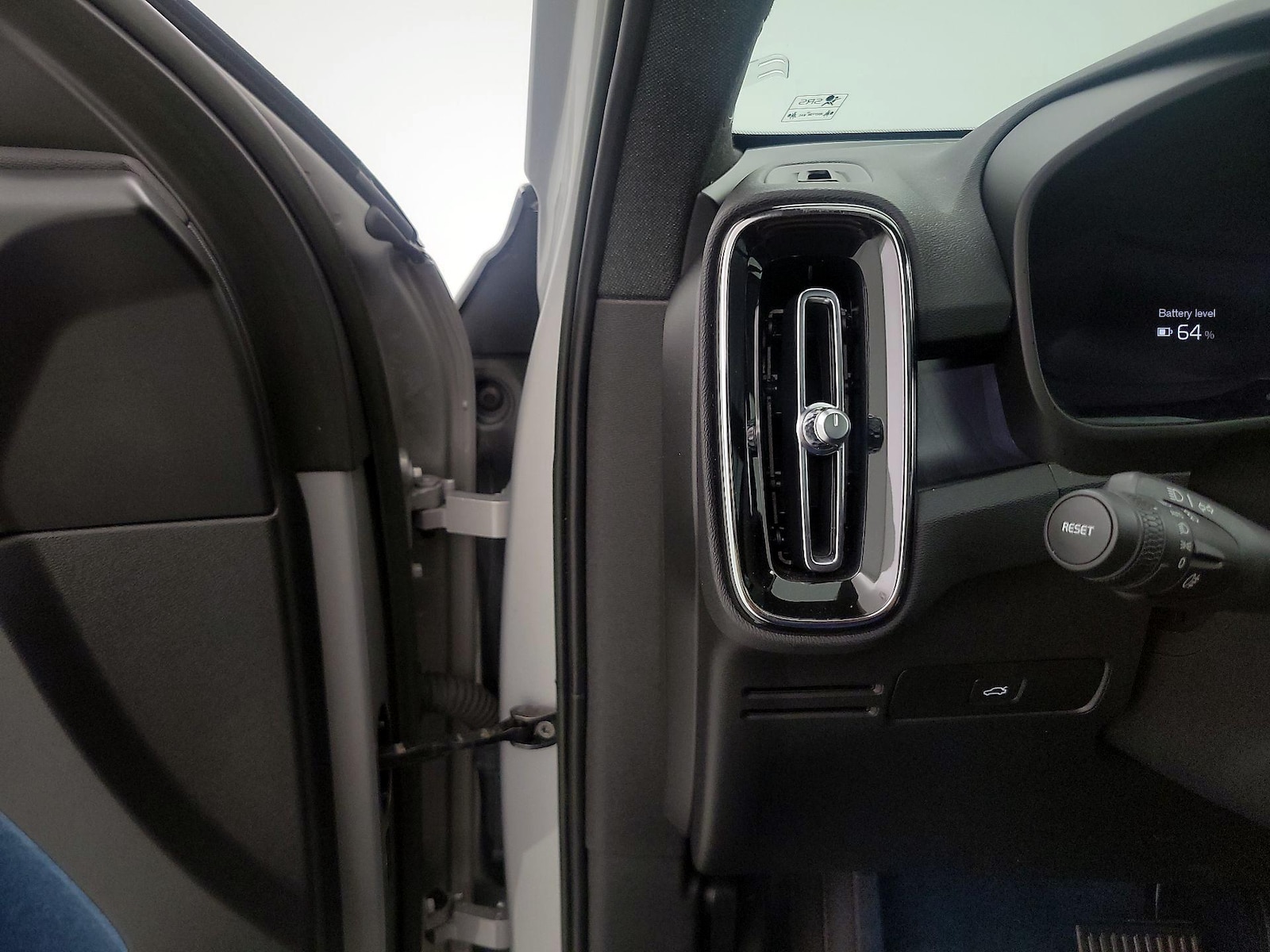 2023 Volvo XC40 Ultimate - Photo 14