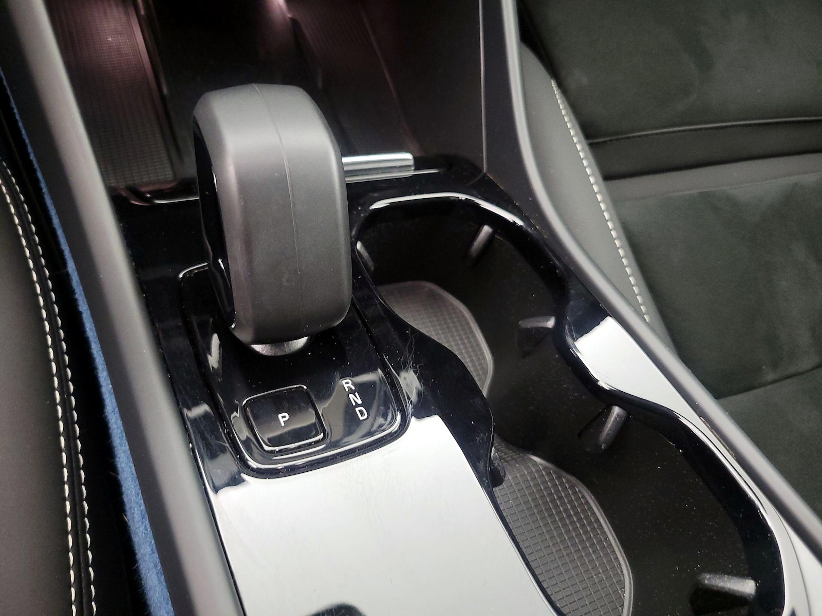 2023 Volvo XC40 Ultimate - Photo 19