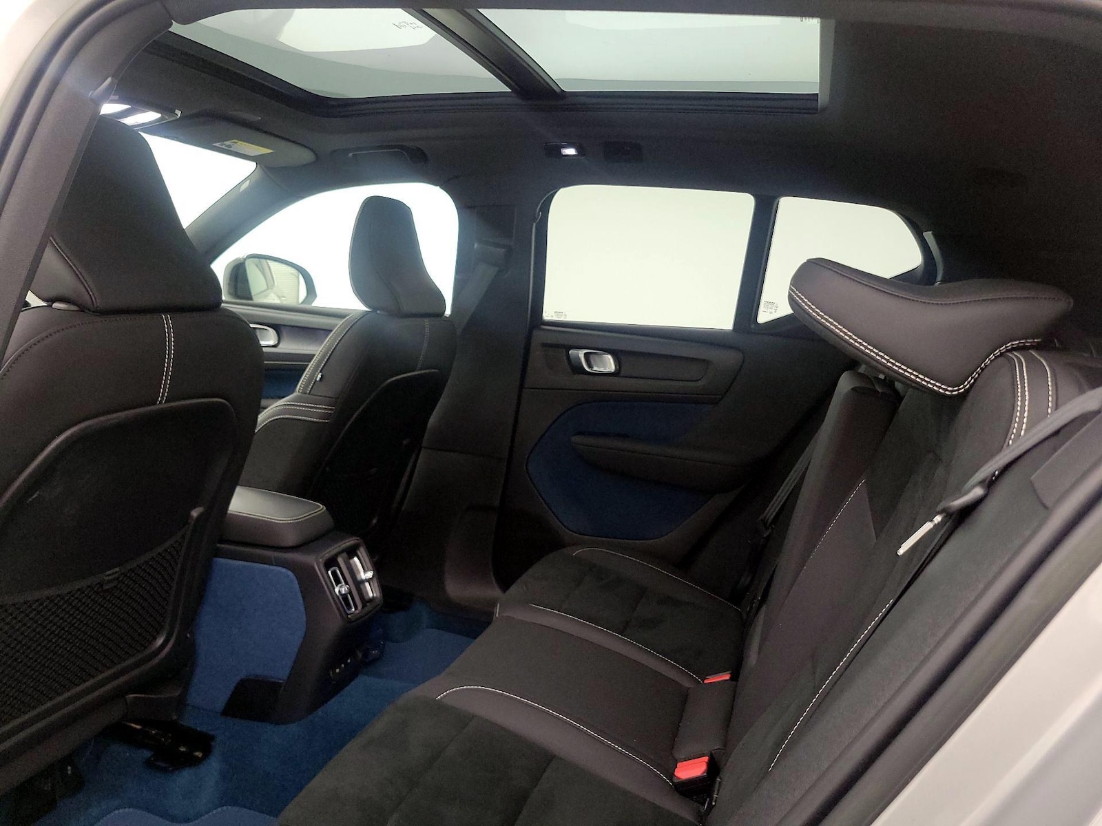 2023 Volvo XC40 Ultimate - Photo 21