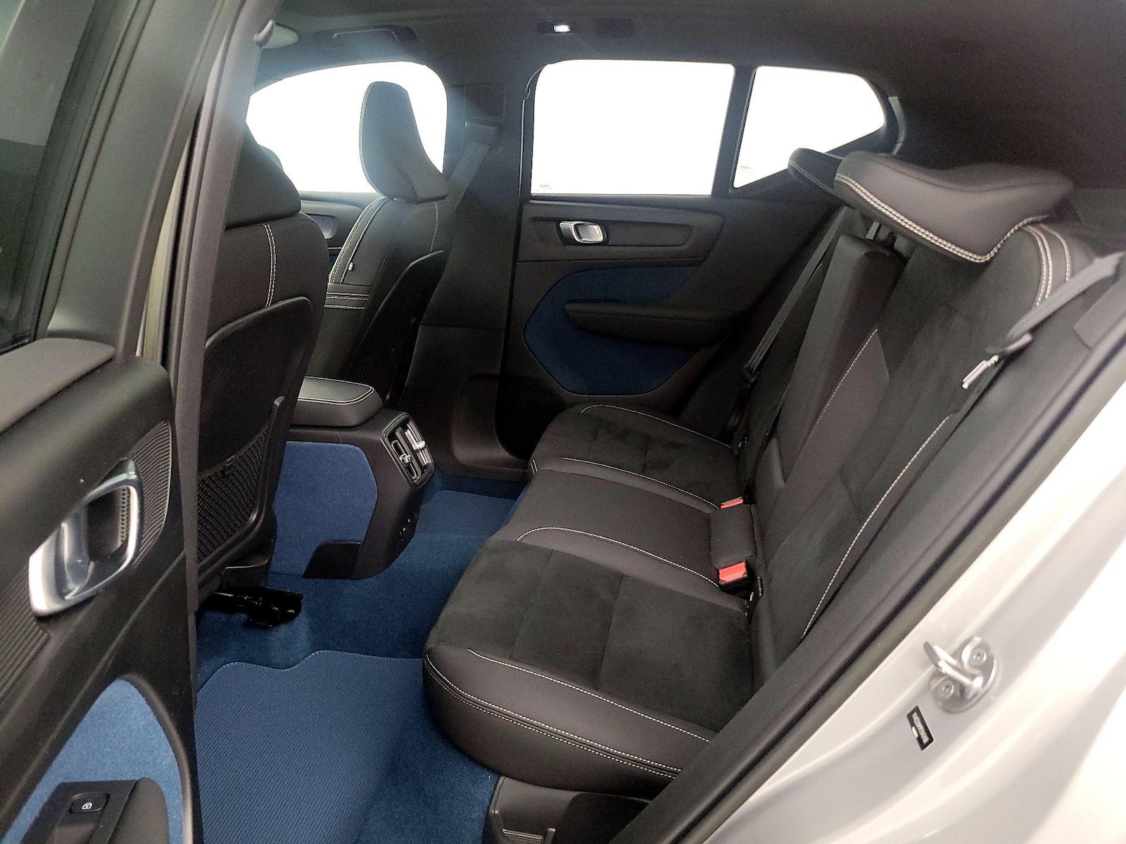 2023 Volvo XC40 Ultimate - Photo 22