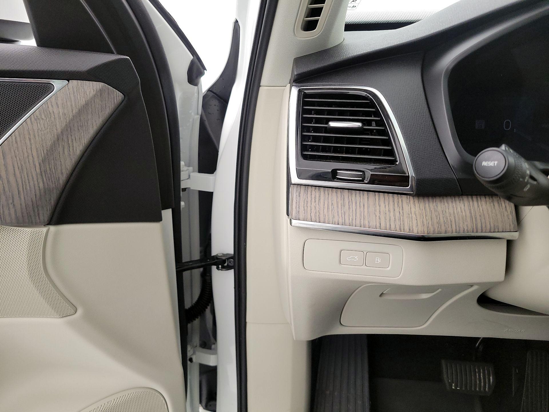 Thumbnail: 2024 Volvo XC90 - 13