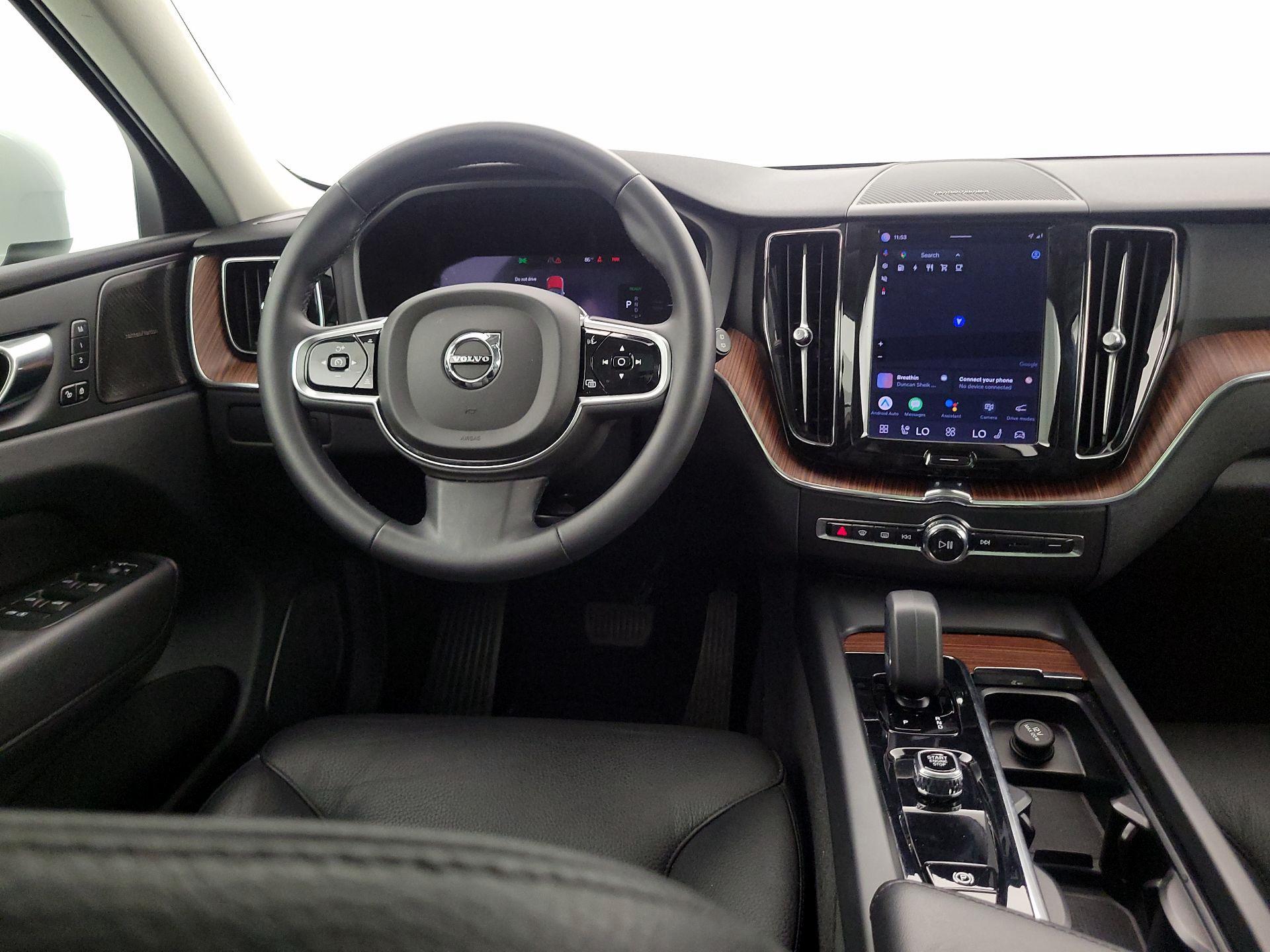 Thumbnail: 2023 Volvo XC60 - 10