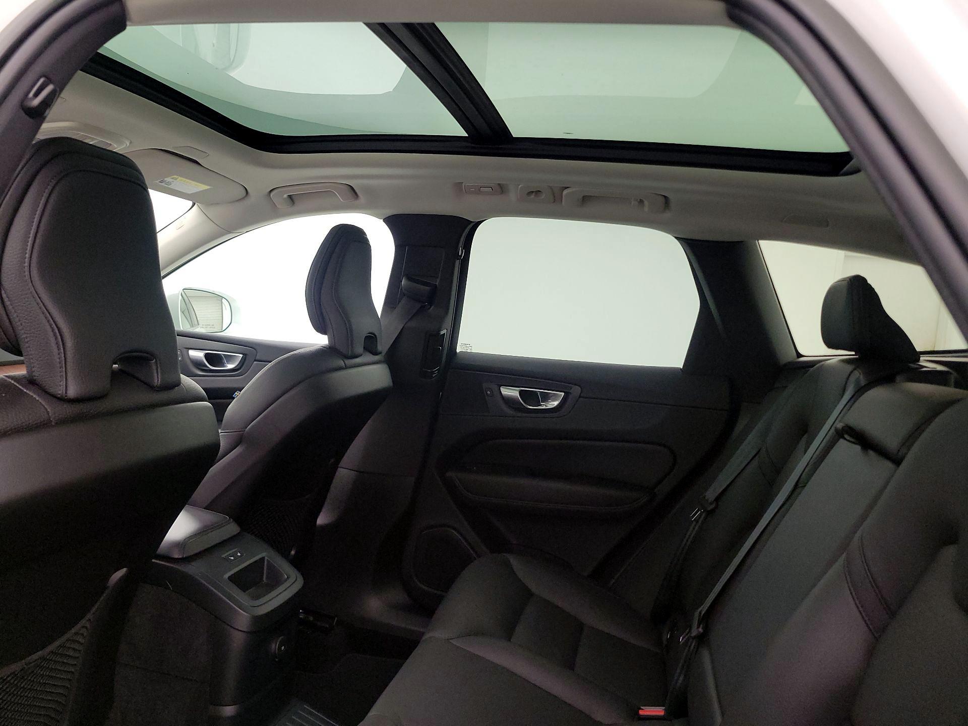 Thumbnail: 2023 Volvo XC60 - 20