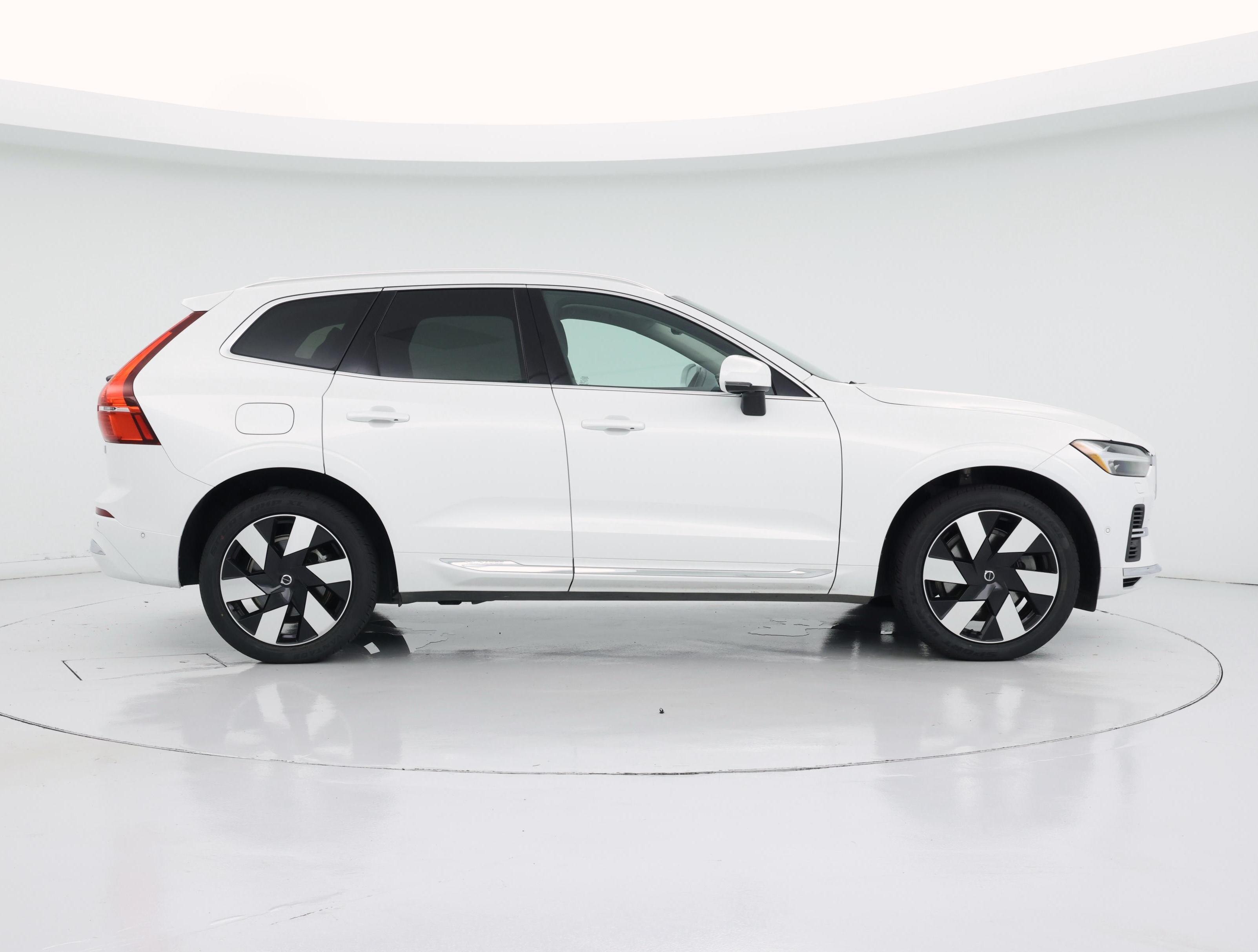 Thumbnail: 2023 Volvo XC60 - 7