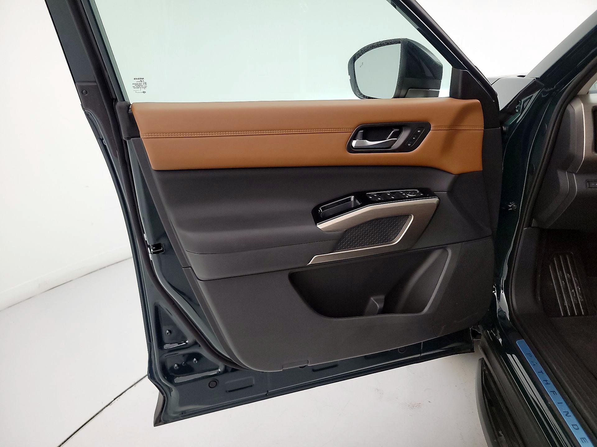 Thumbnail: 2025 Nissan Pathfinder - 12