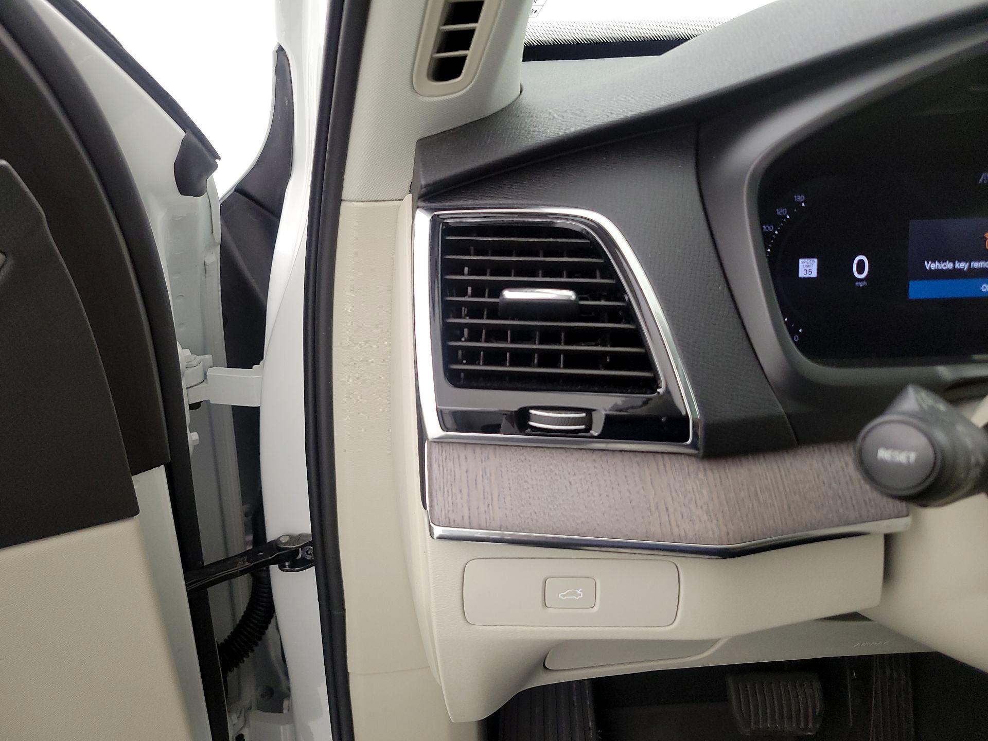 Thumbnail: 2024 Volvo XC90 - 13