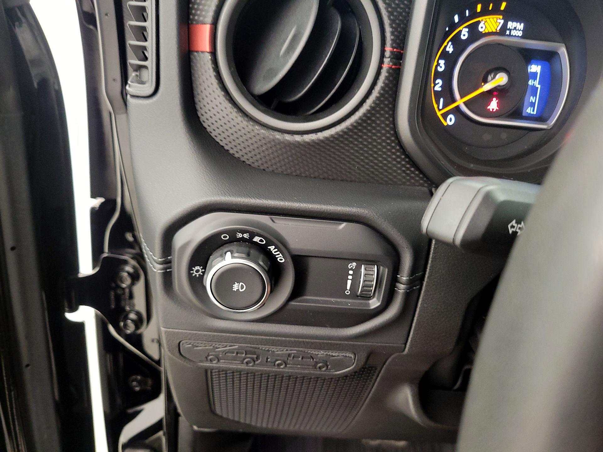 Thumbnail: 2024 Jeep Wrangler - 11
