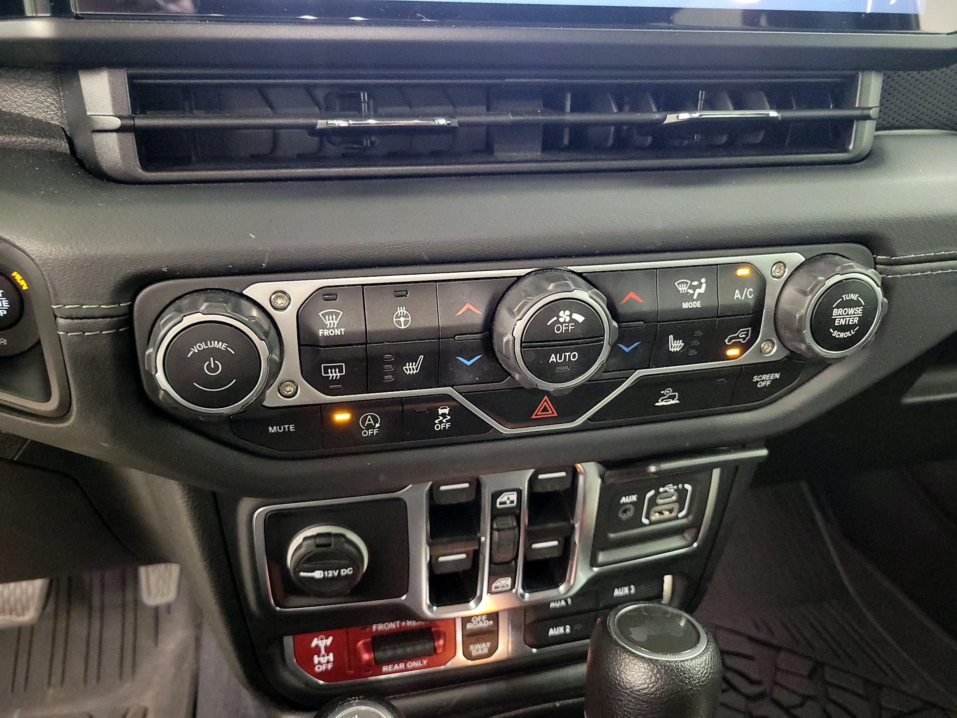 Thumbnail: 2024 Jeep Wrangler - 14