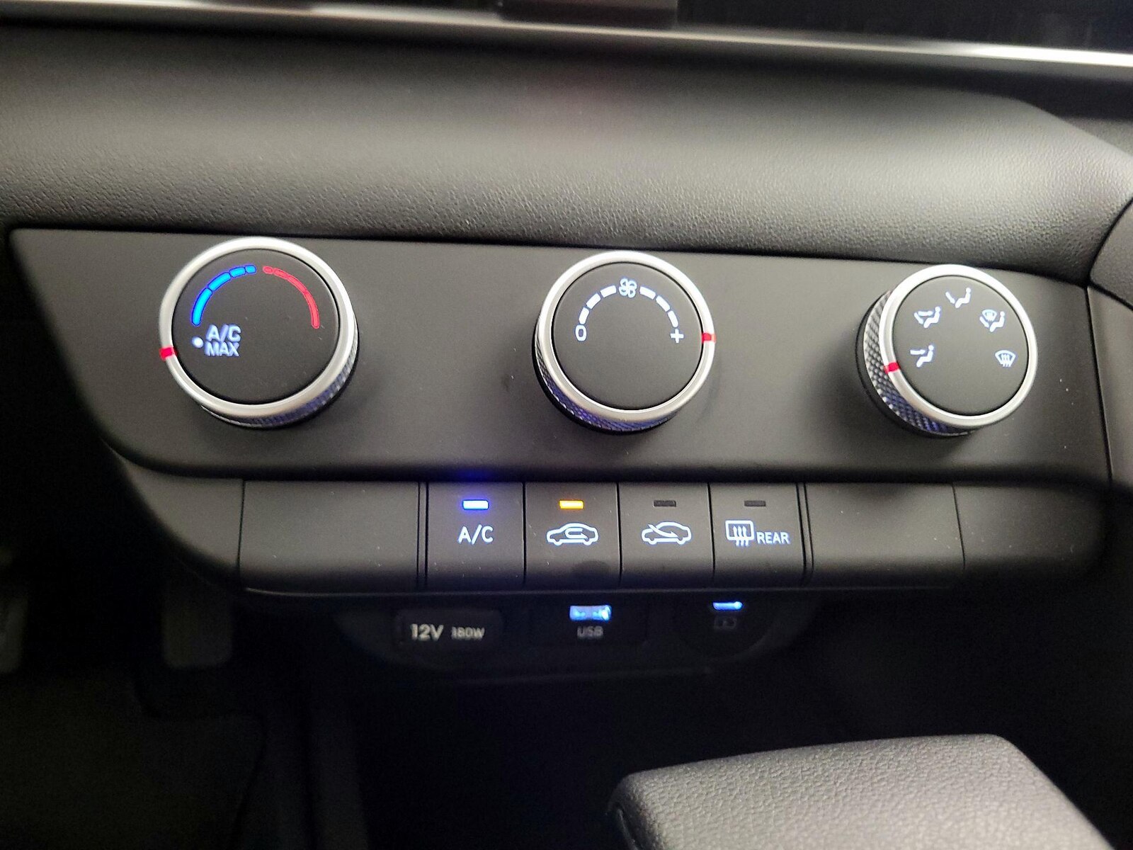 2026 Hyundai Elantra SE - Photo 9