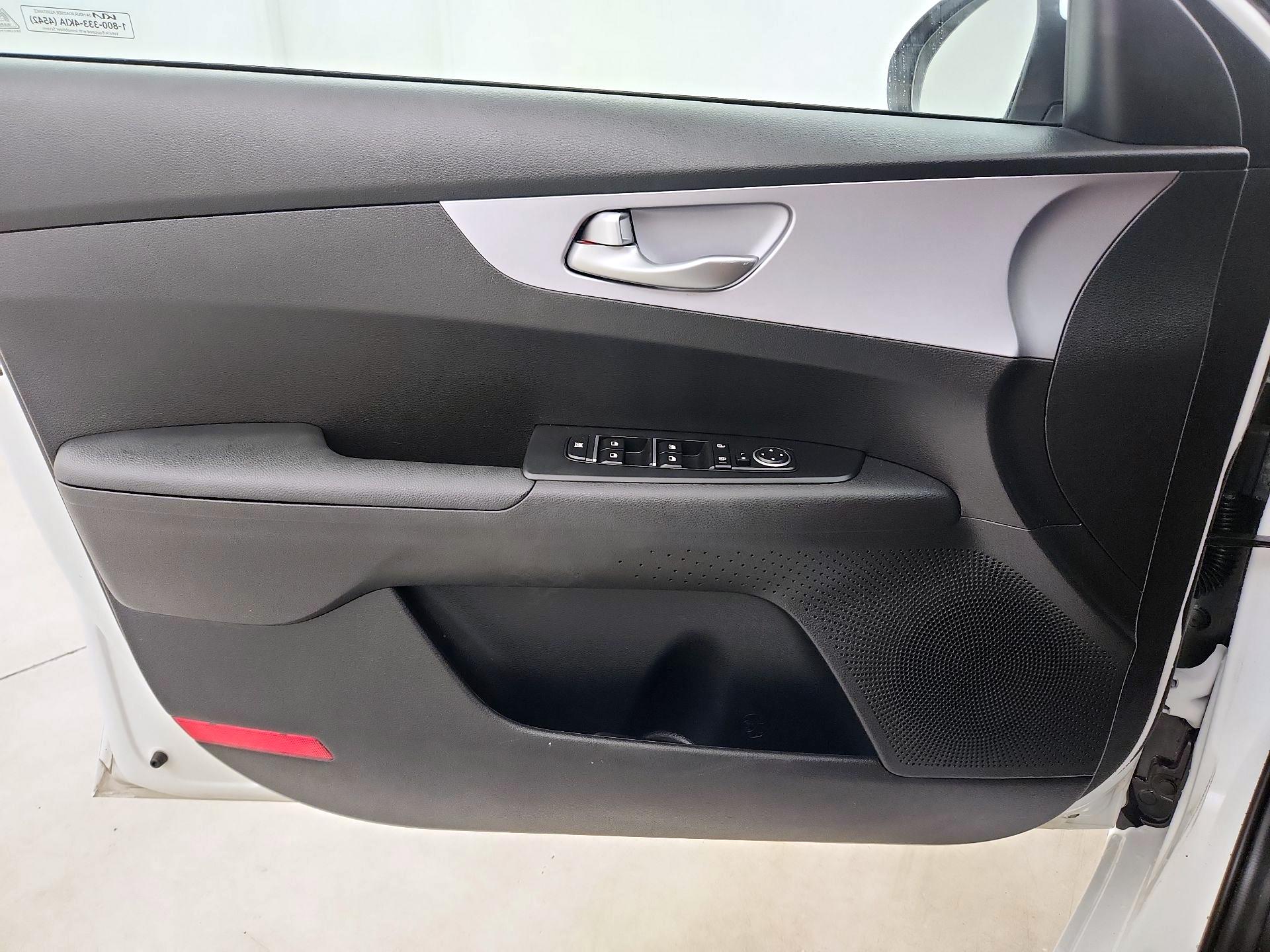 Thumbnail: 2024 Kia Forte - 12