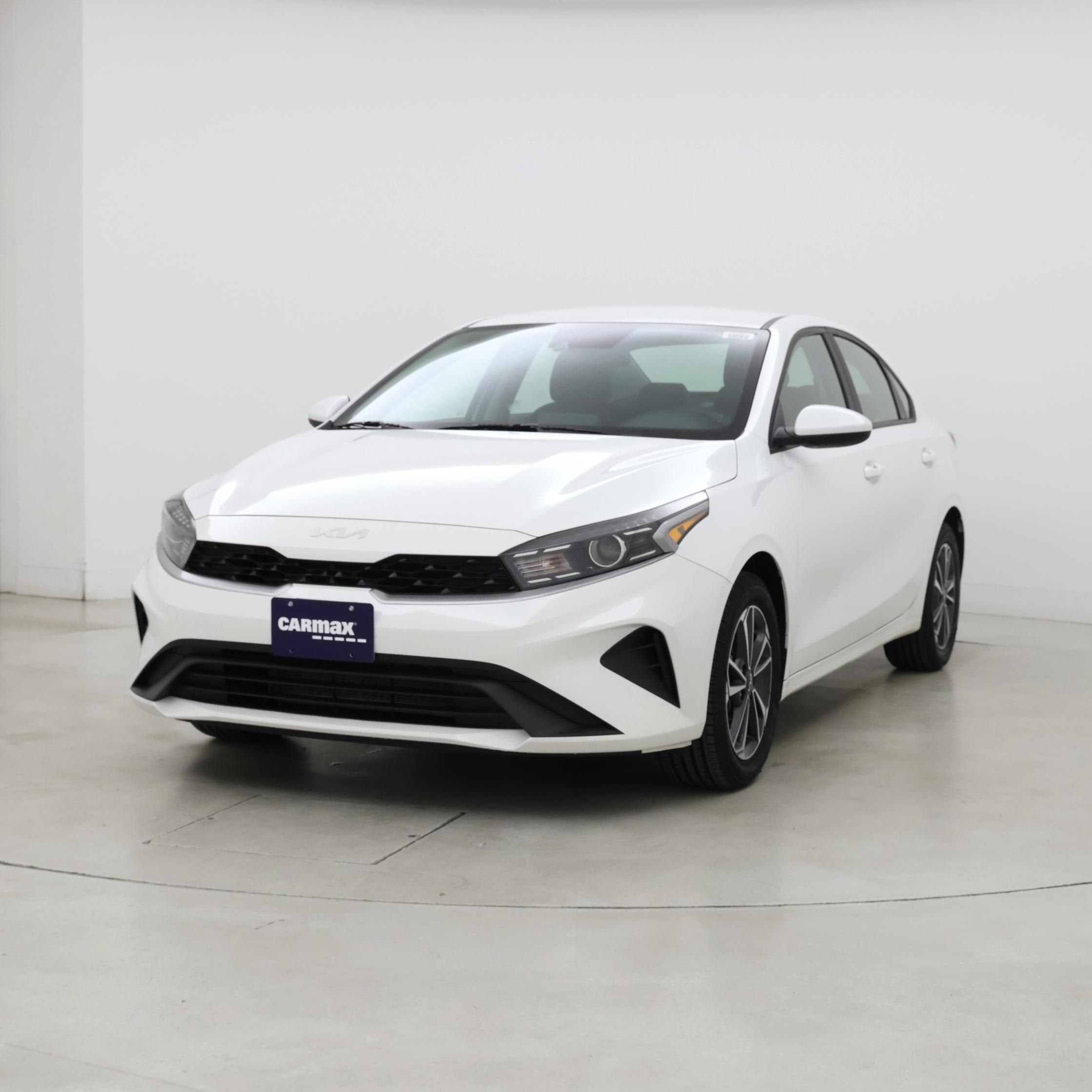 Thumbnail: 2024 Kia Forte - 4